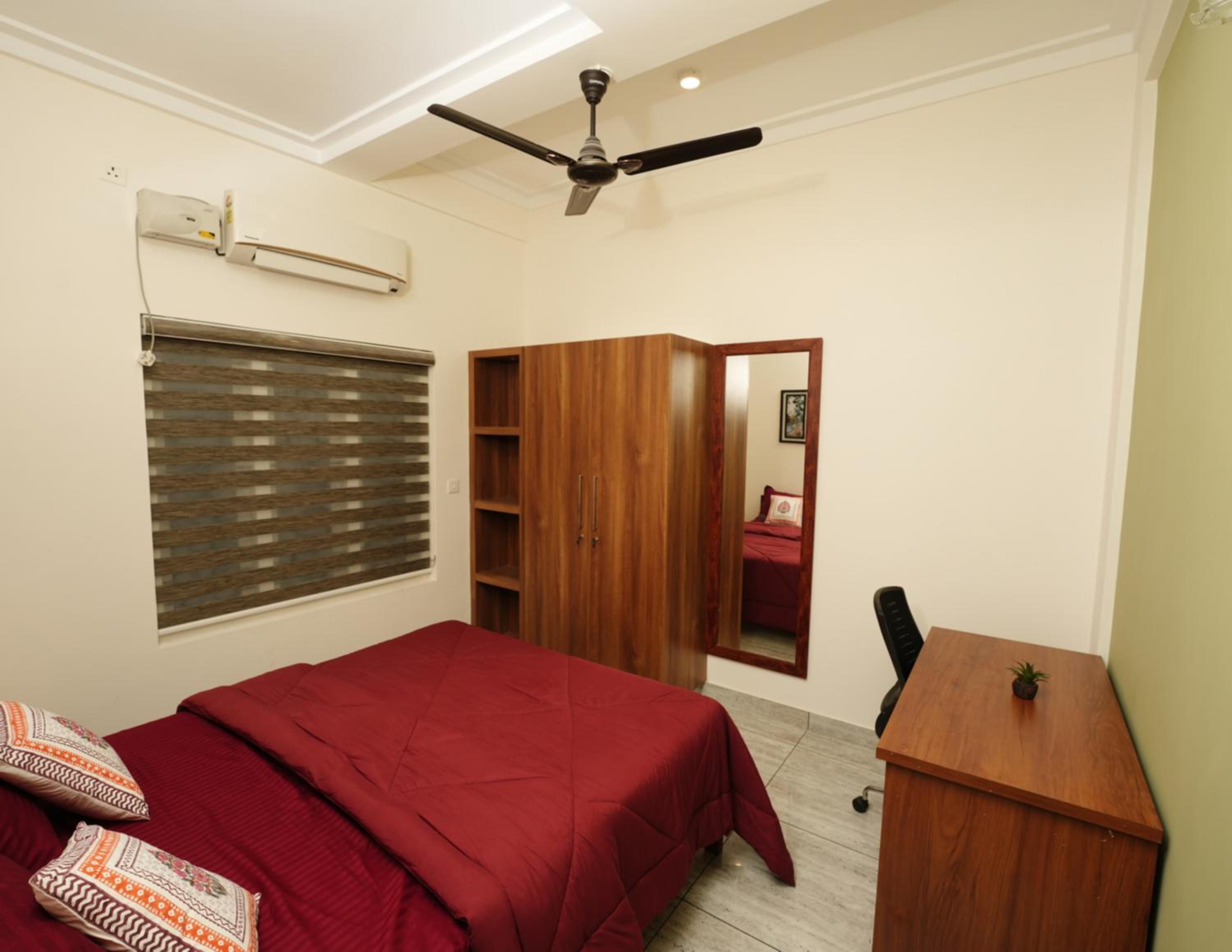 One-Bedroom Apartment - Photo 6