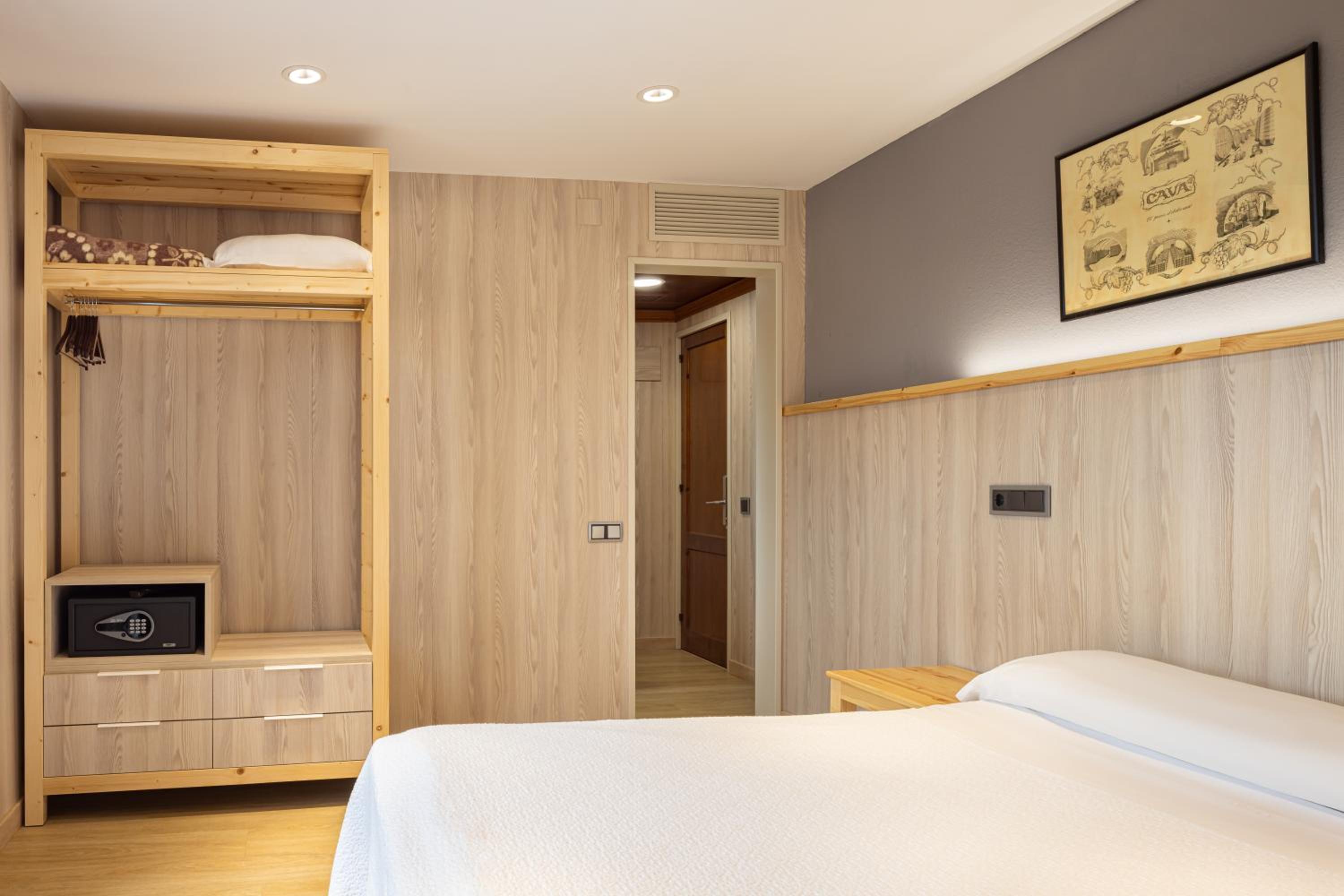 Double or Twin Room - Photo 1