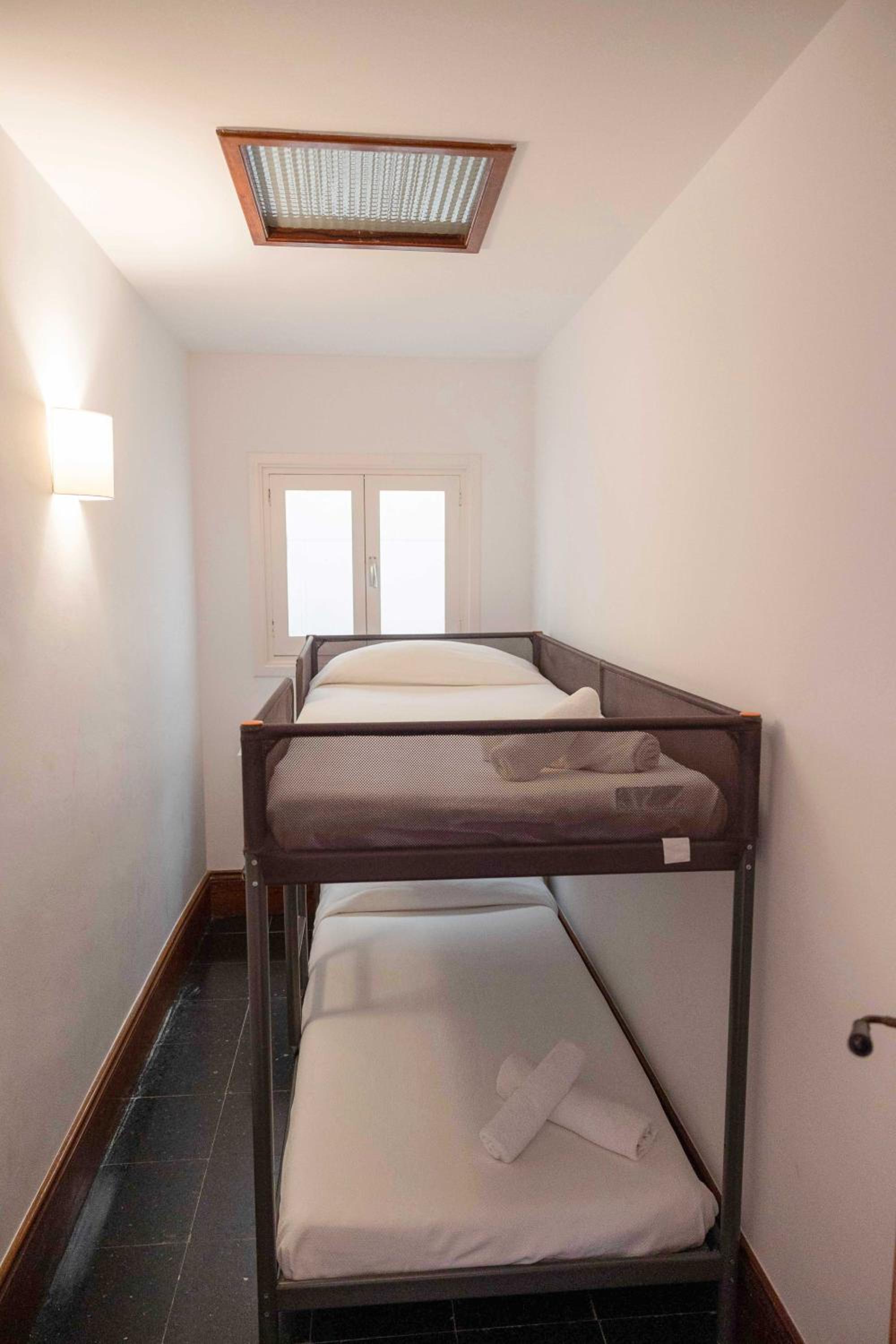 Apartamento con vista al mar y balcón