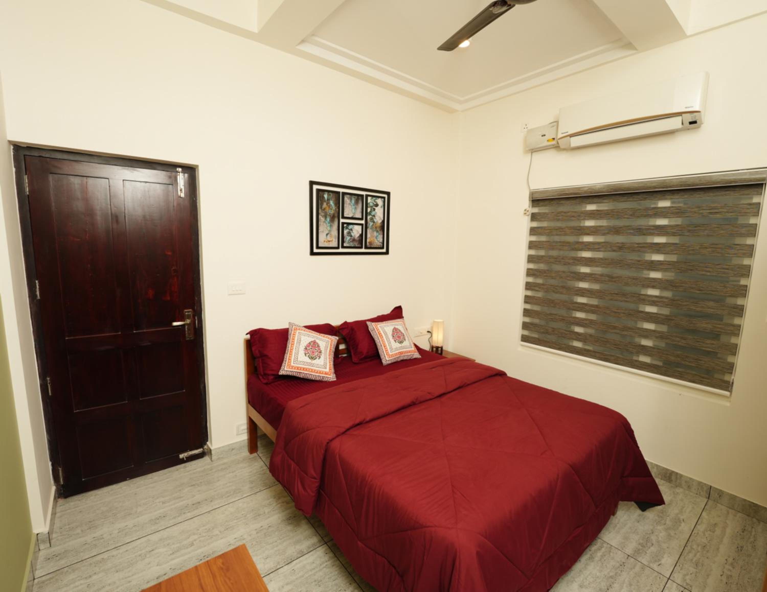 One-Bedroom Apartment - Photo 18
