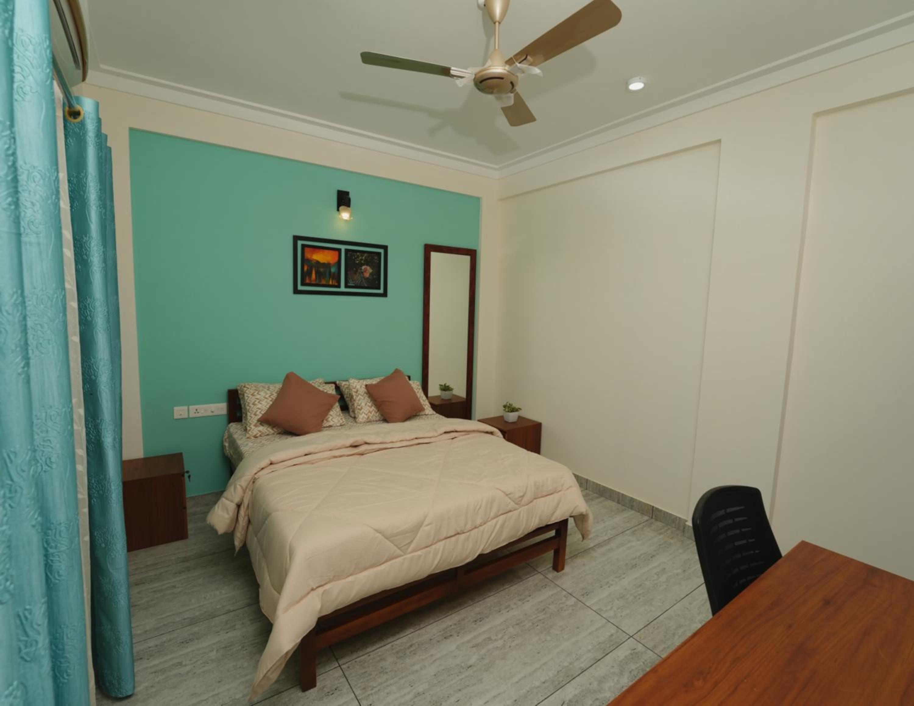 One-Bedroom Apartment - Photo 12