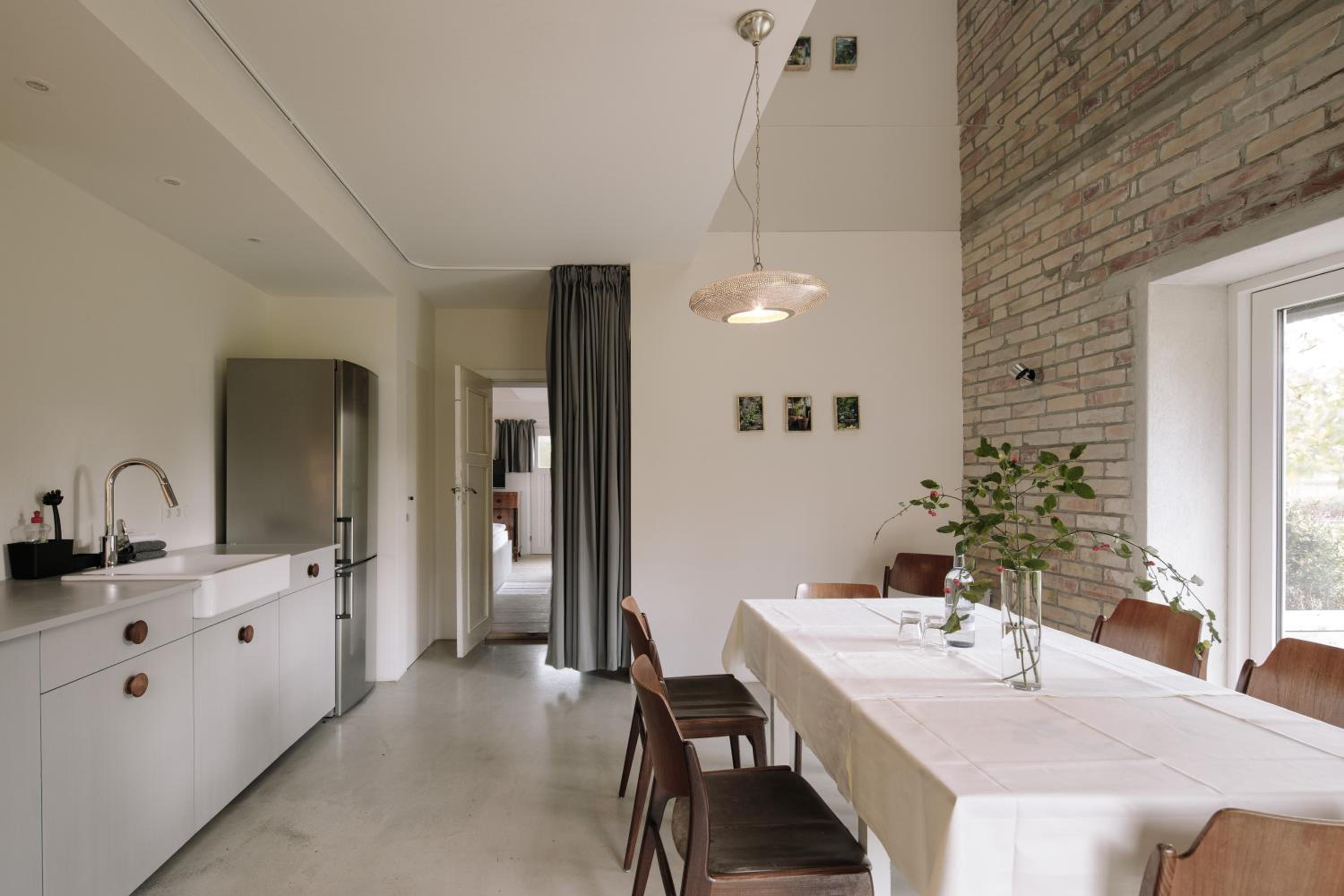 Three-Bedroom House photo 2