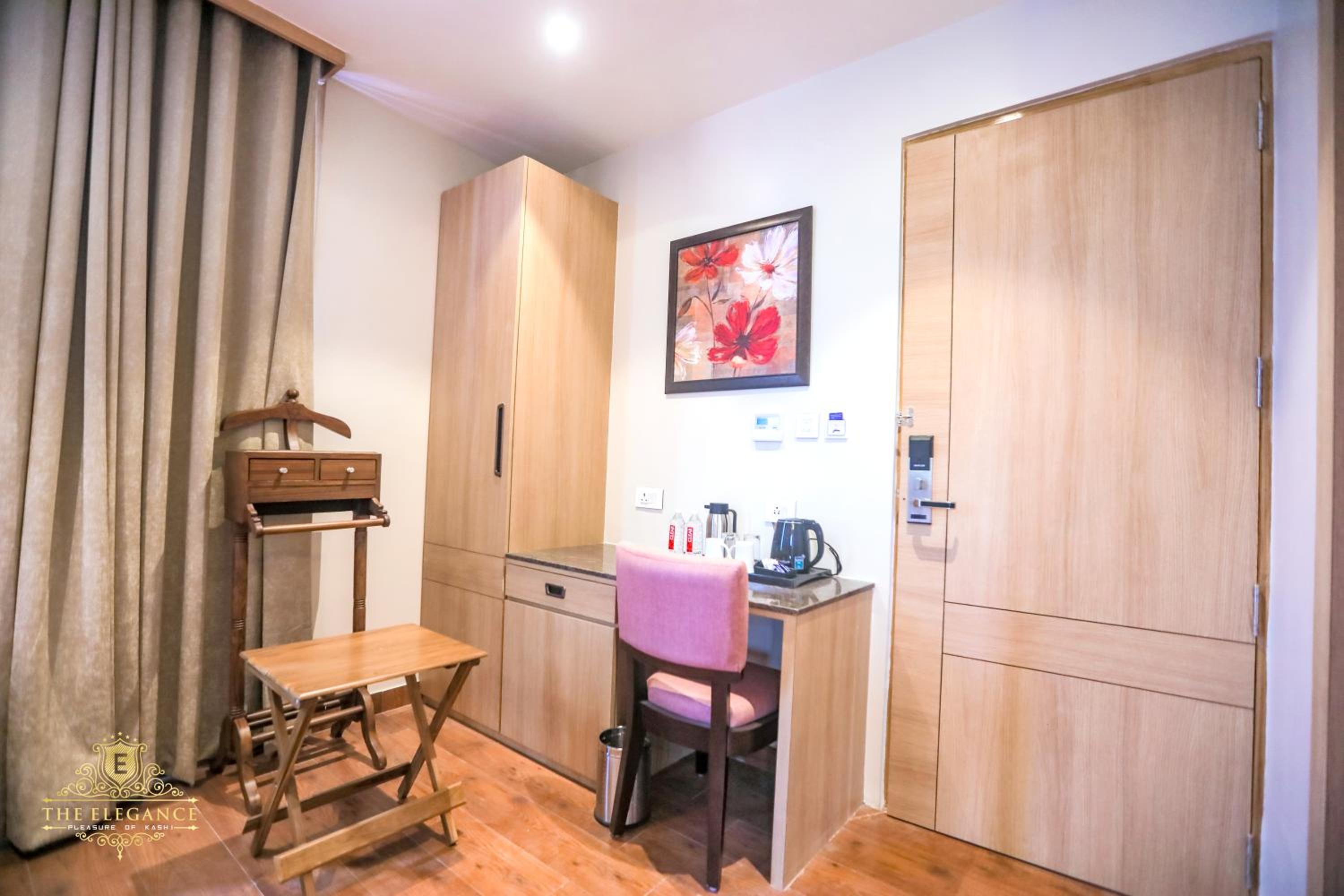 Suite with City View photo 3