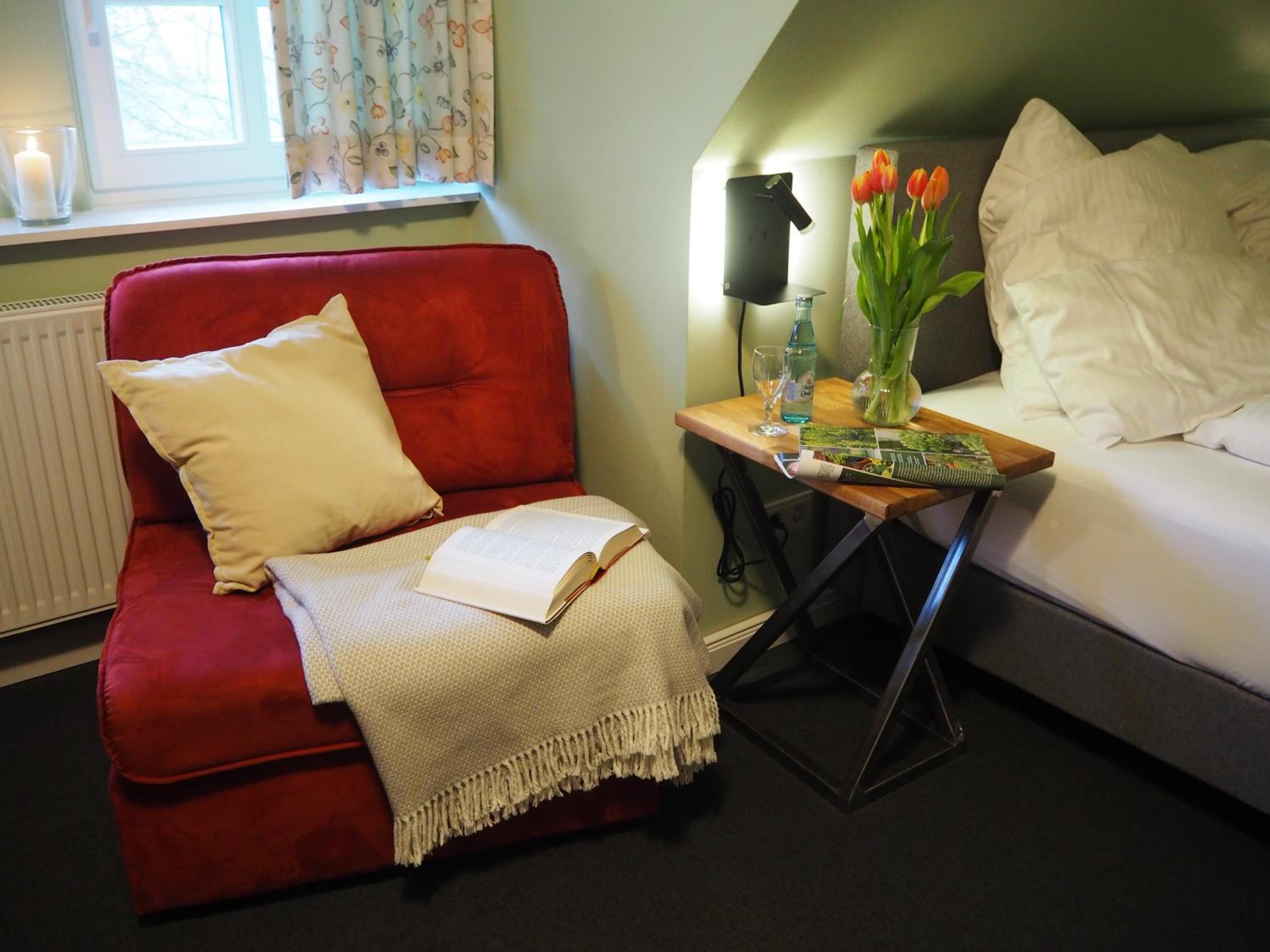 Deluxe Double Room (2 Adults + 1 Child) photo 2