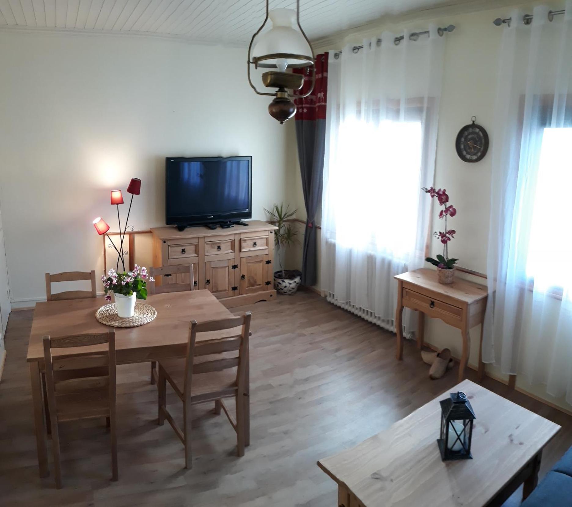 One-Bedroom House photo 1
