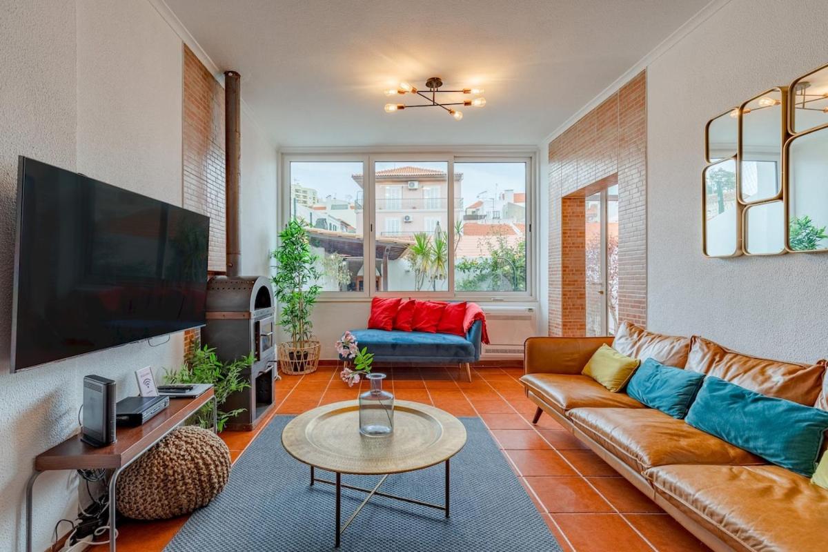 Five-Bedroom House photo 1