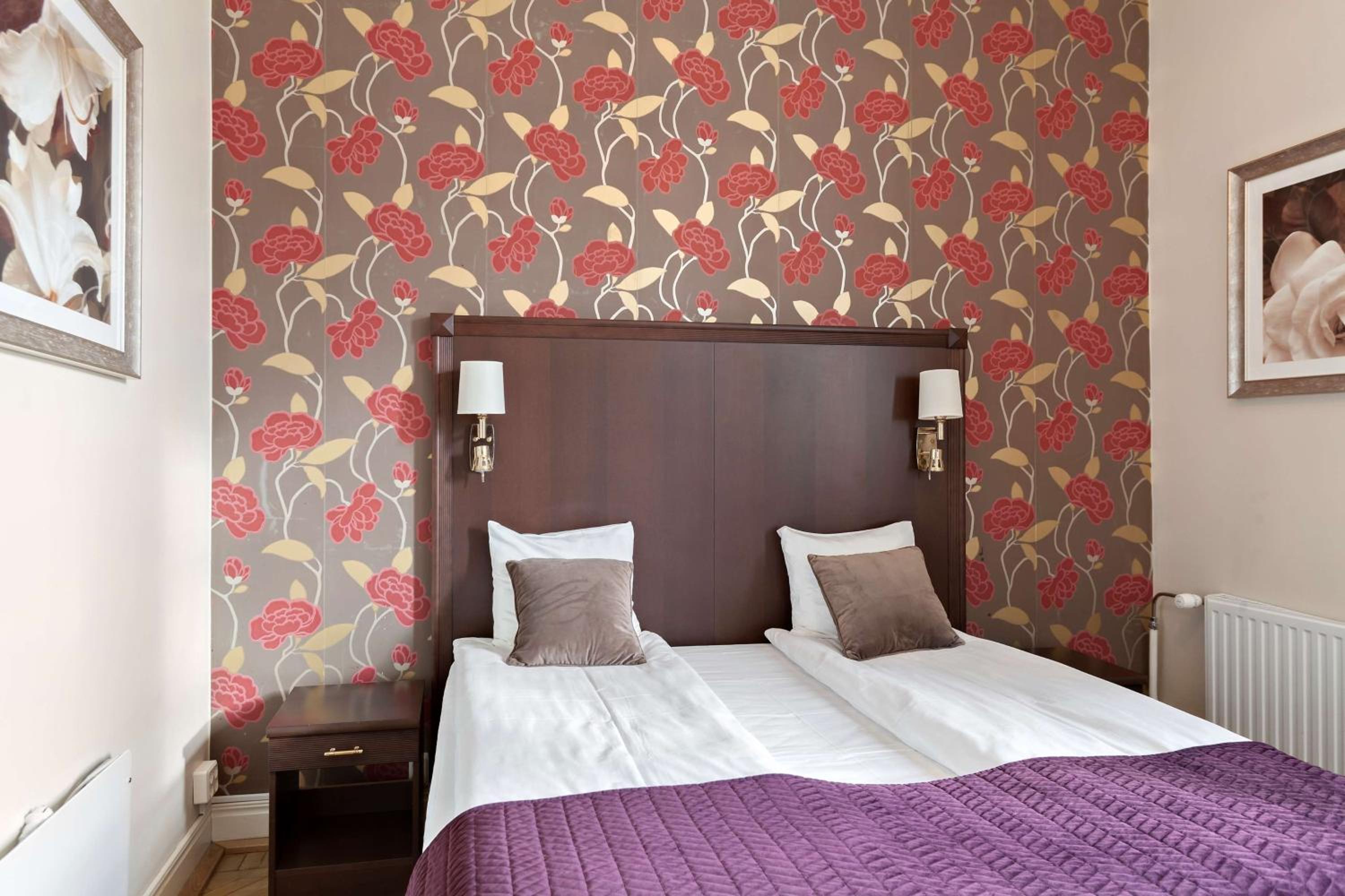 Business Queen Room photo 2