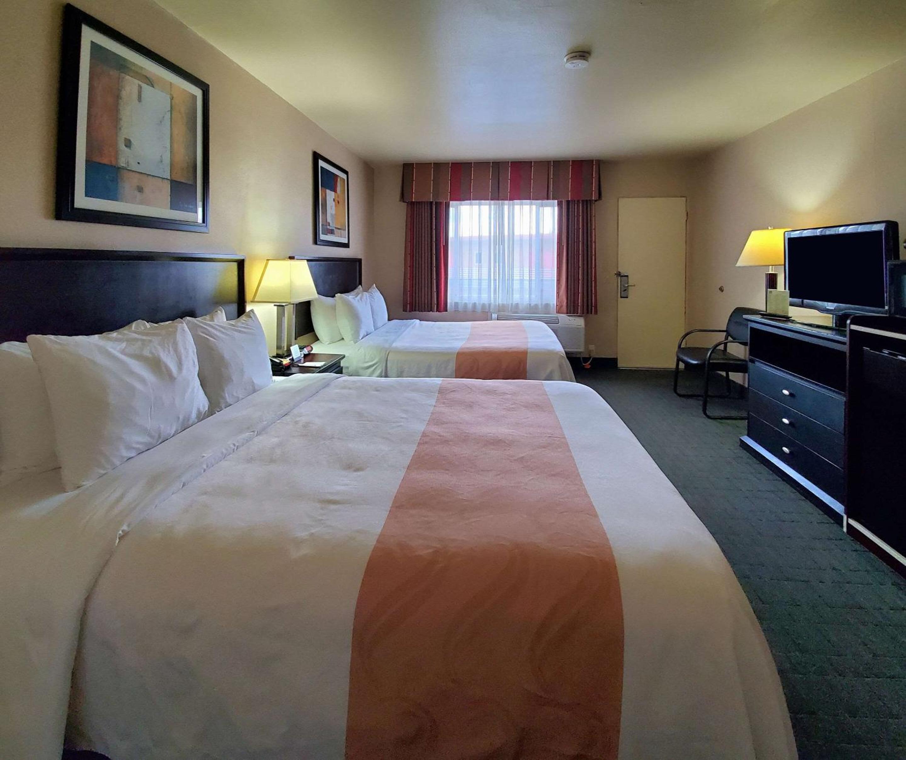 Standard Room, 2 Queen Beds, Balcony, Non Smoking  - Photo 3