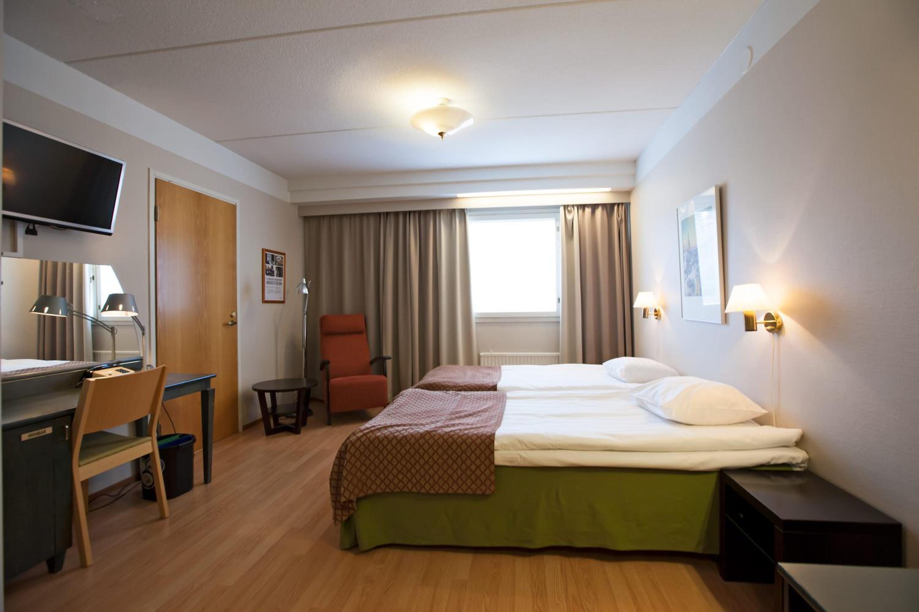 Economy Twin Room - Photo 4