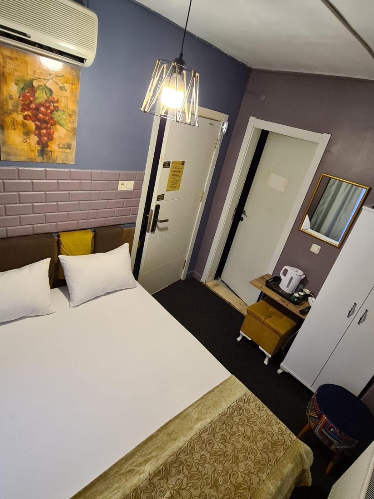 Large Double Room photo 3