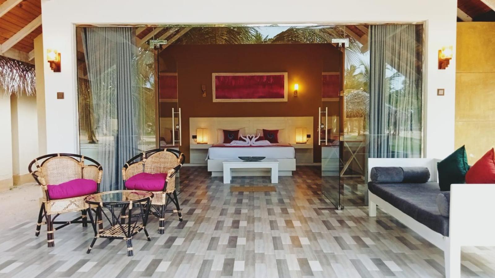 Deluxe Double Room (2 Adults + 1 Child) photo 3
