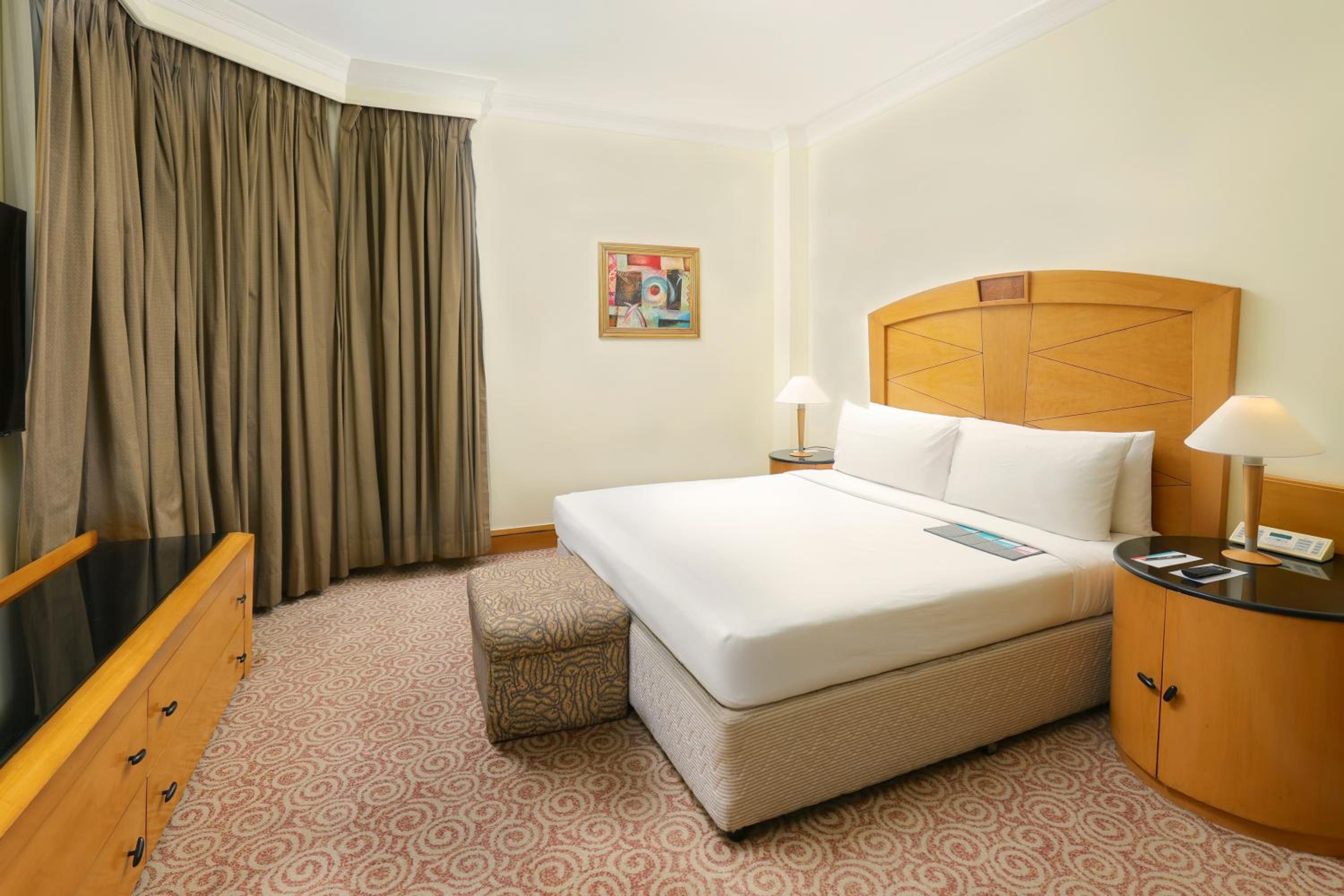 Executive Suite with One way airport transfers, 15% Discount on F& Soft Beverages Executive Suite with One way airport transfers, 15% Discount on F& Soft Beverages