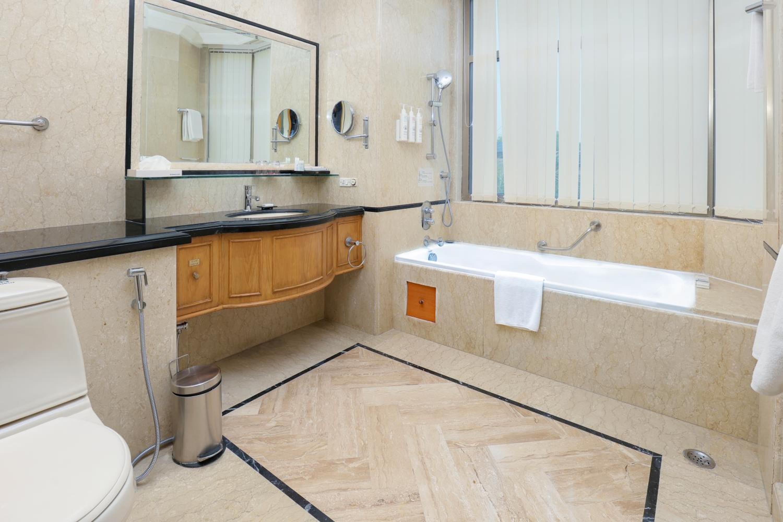 Executive Suite with One way airport transfers, 15% Discount on F& Soft Beverages Executive Suite with One way airport transfers, 15% Discount on F& Soft Beverages