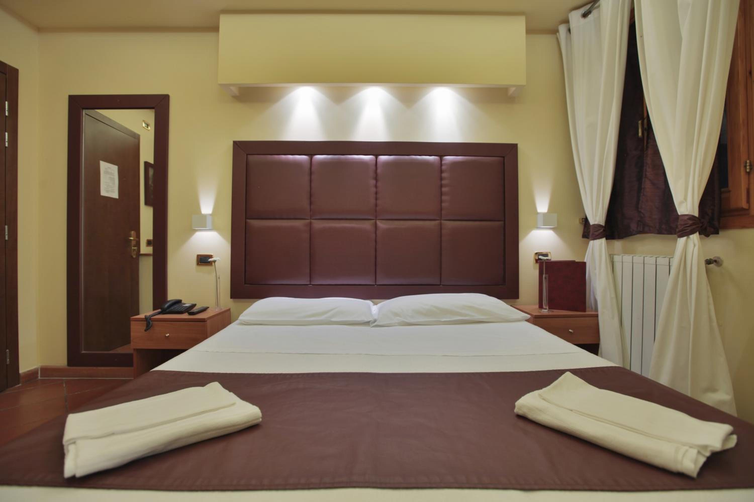 Double Room (1 Adult) photo 2