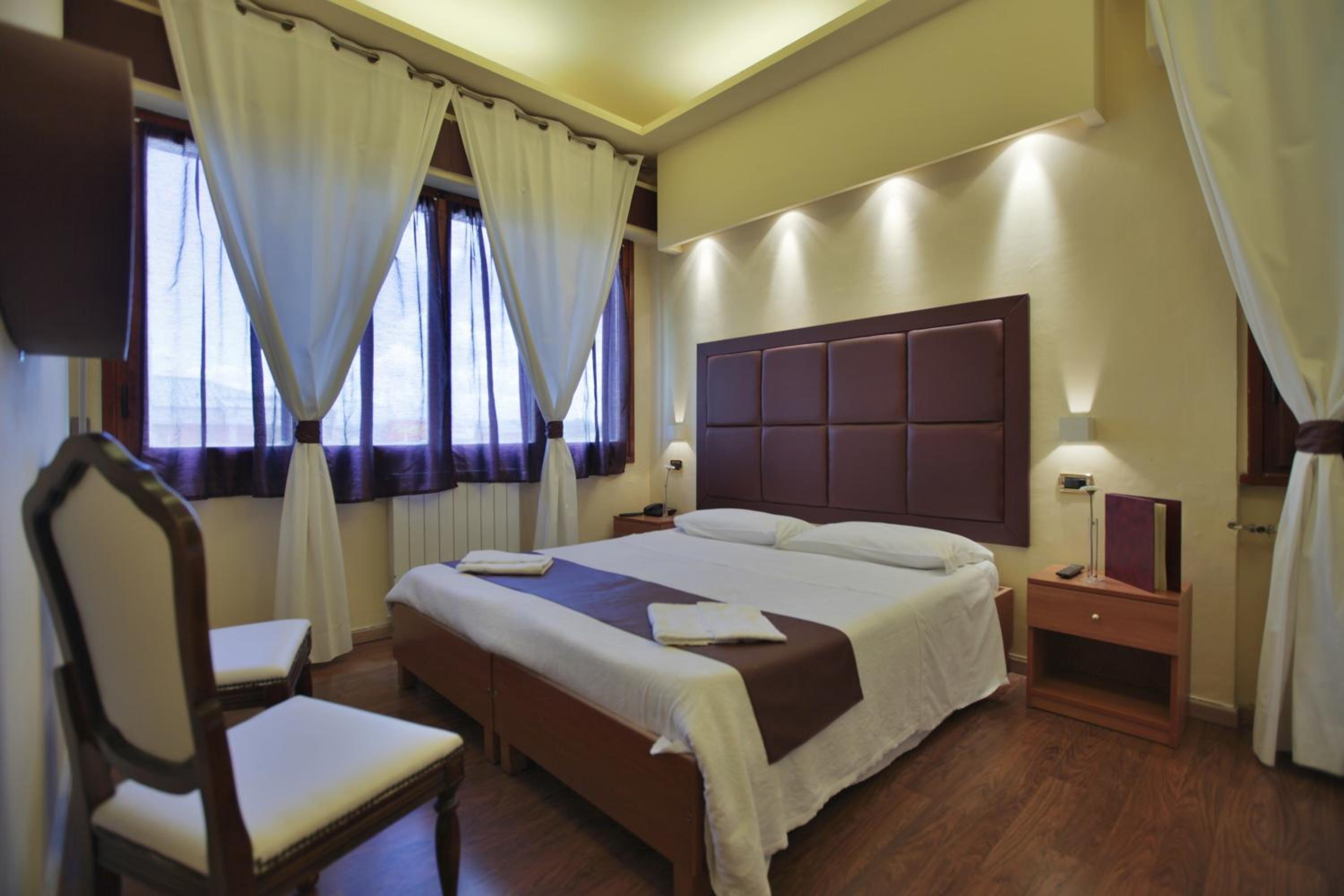 Double Room (1 Adult)