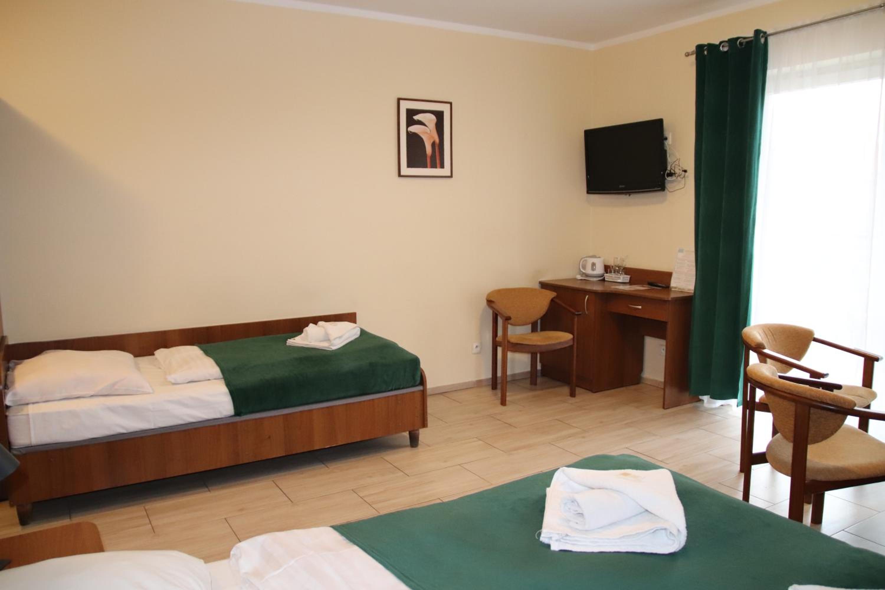 Triple Room with Balcony - Photo 5