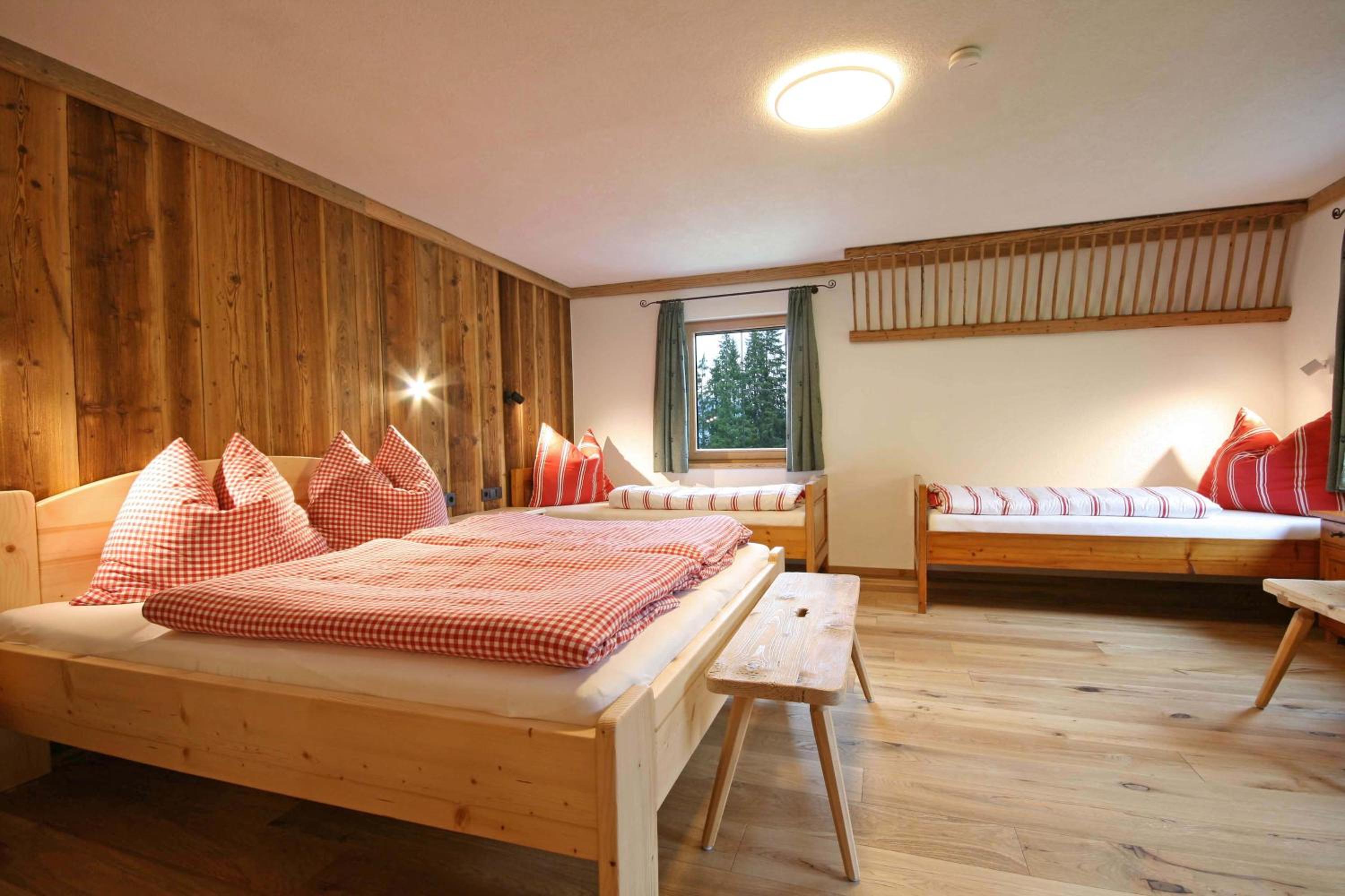 Four-Bedroom House photo 1