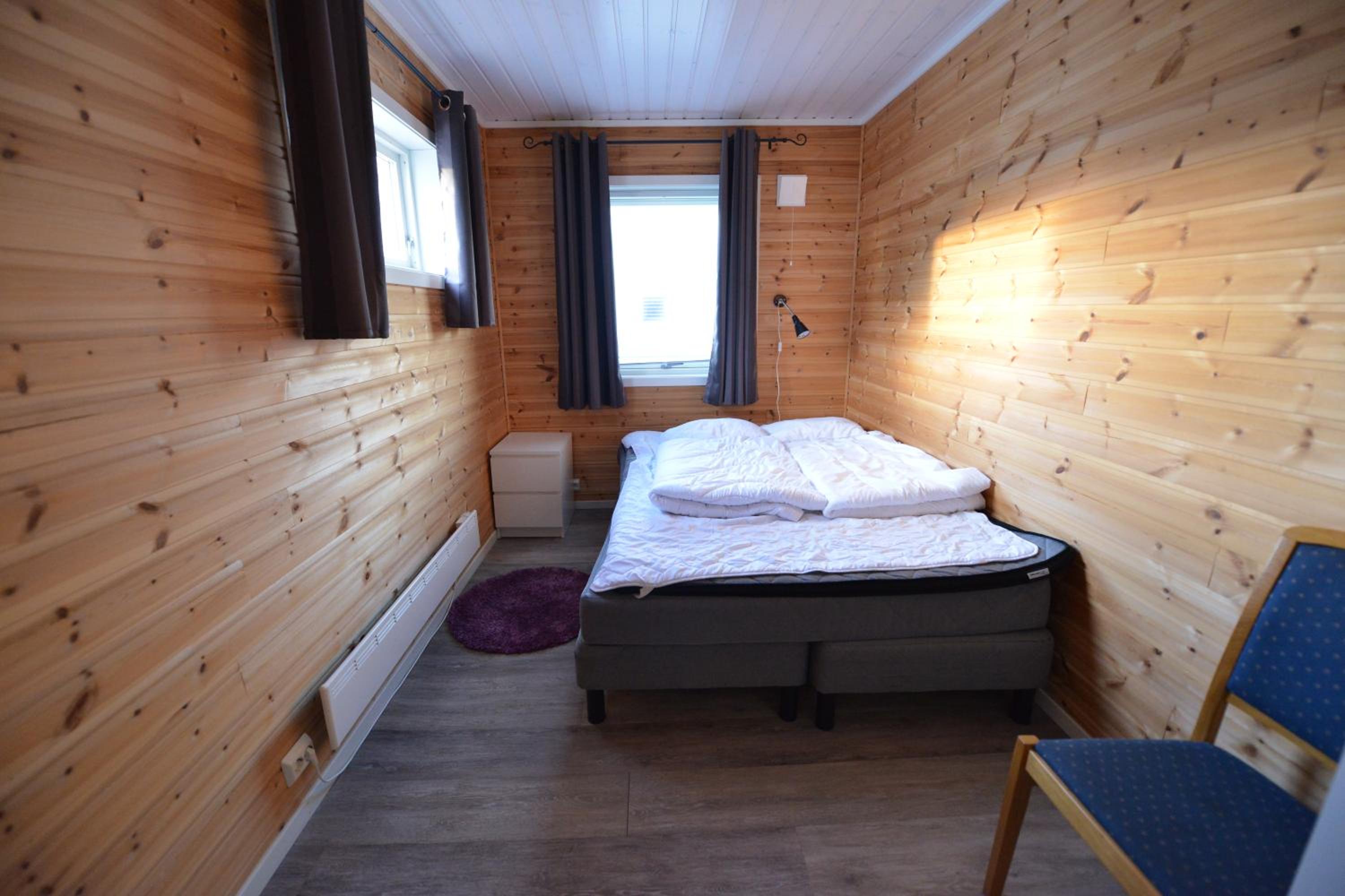 Two-Bedroom Cottage - Photo 11