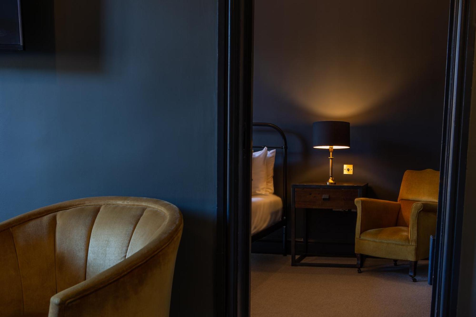 Suite with Balcony - Photo 16