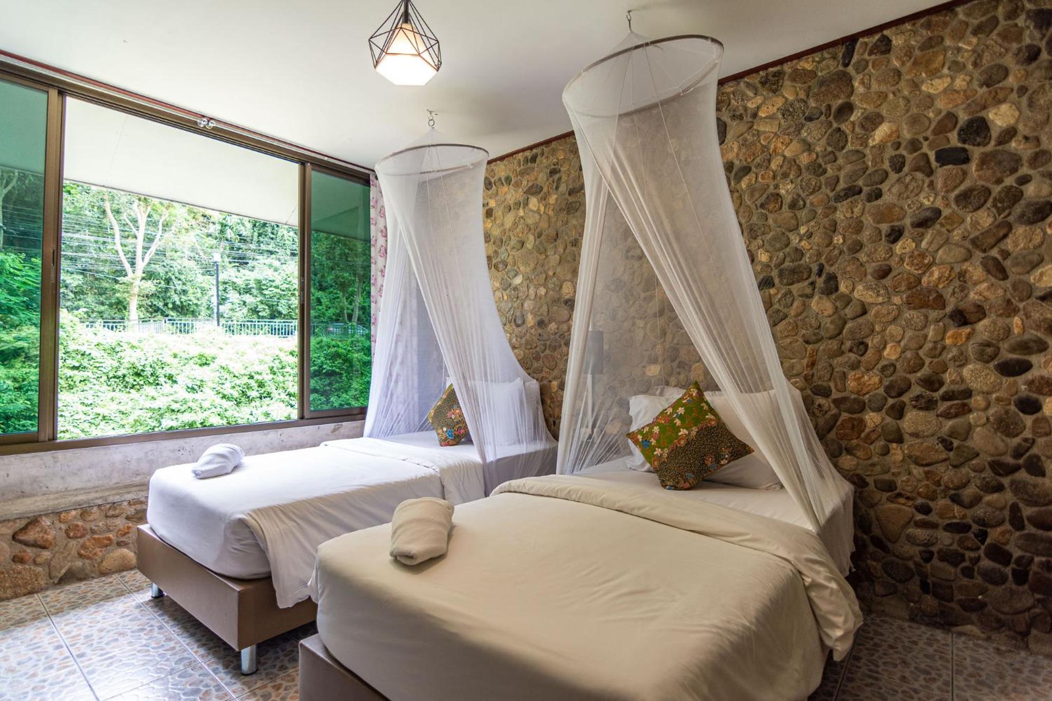 Twin Room with Lake View photo 1