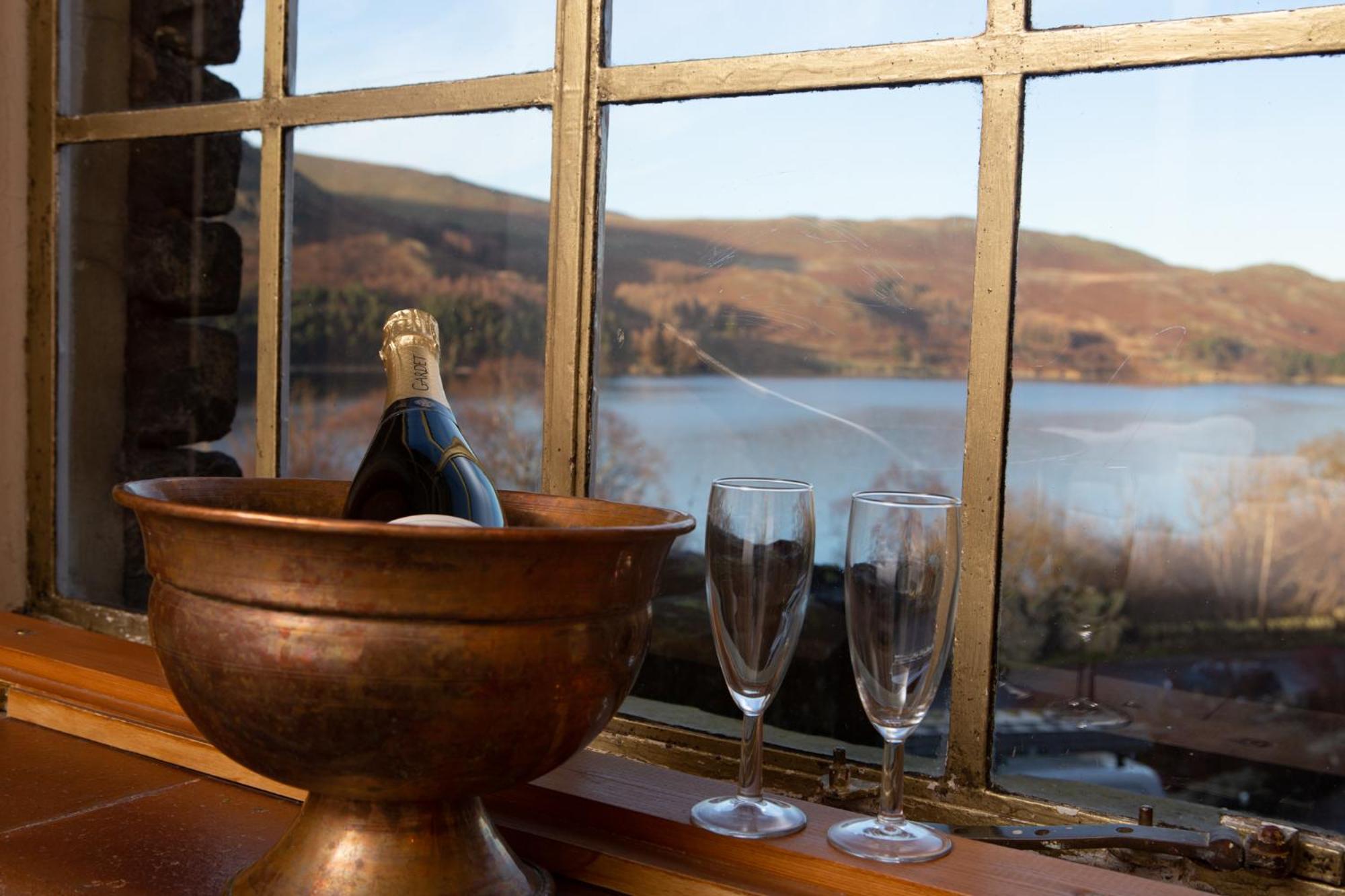 Junior Suite with Lake View - Photo 16