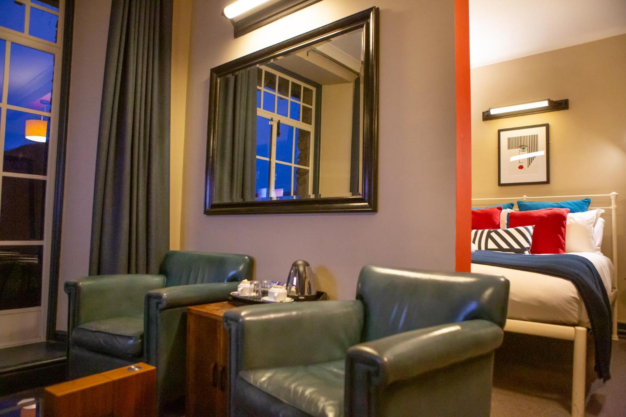 Junior Suite with Lake View - Photo 19