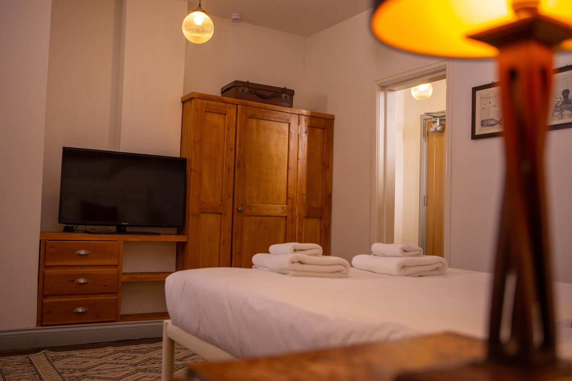 Junior Suite with Lake View - Photo 50