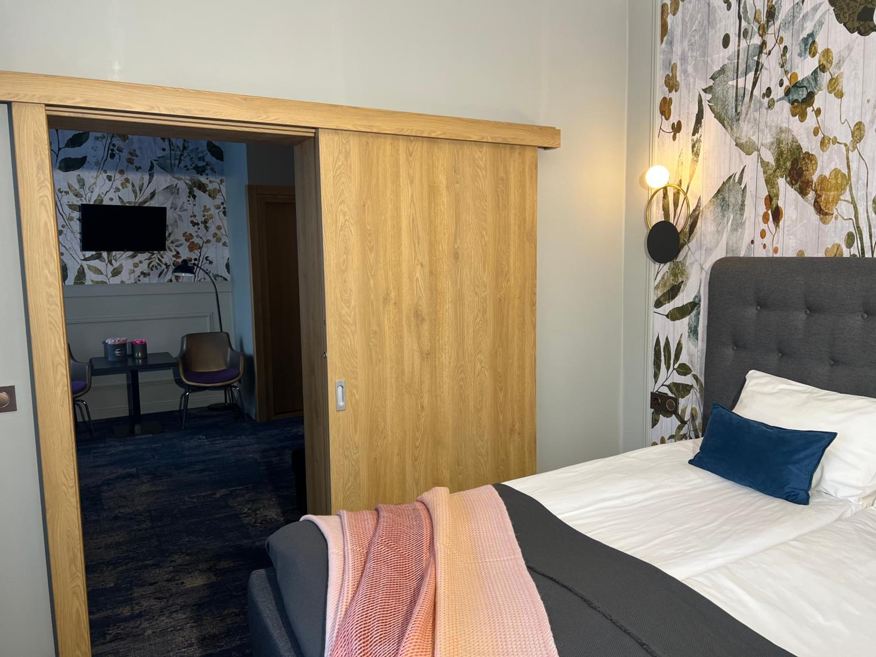 Deluxe Double or Twin Room with River View - Photo 5