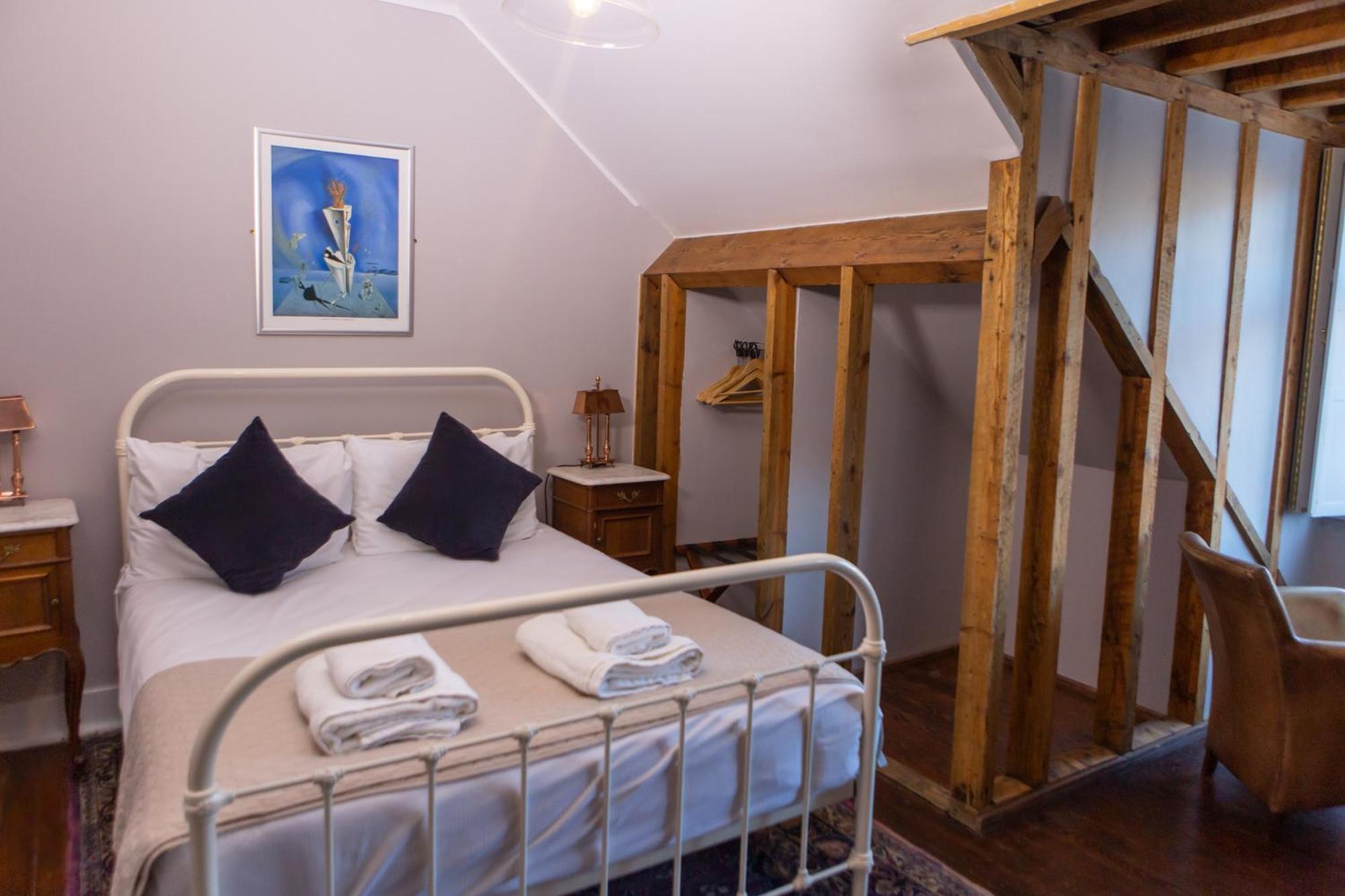King Room with Lake View - Photo 12