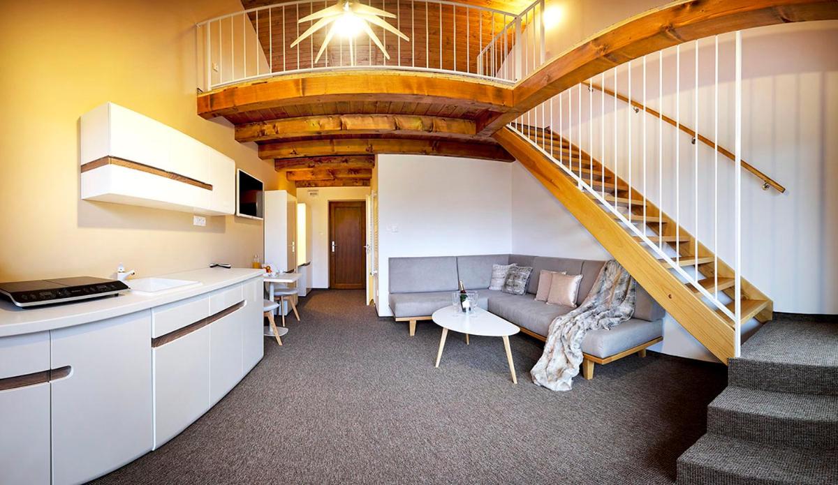 Studio - Split Level photo 1