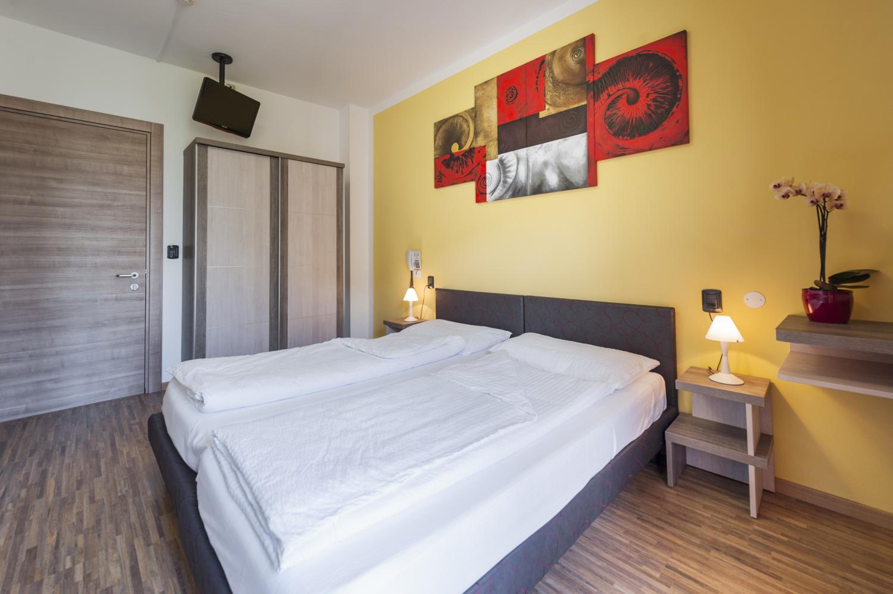 Double Room - Ground Floor photo 3