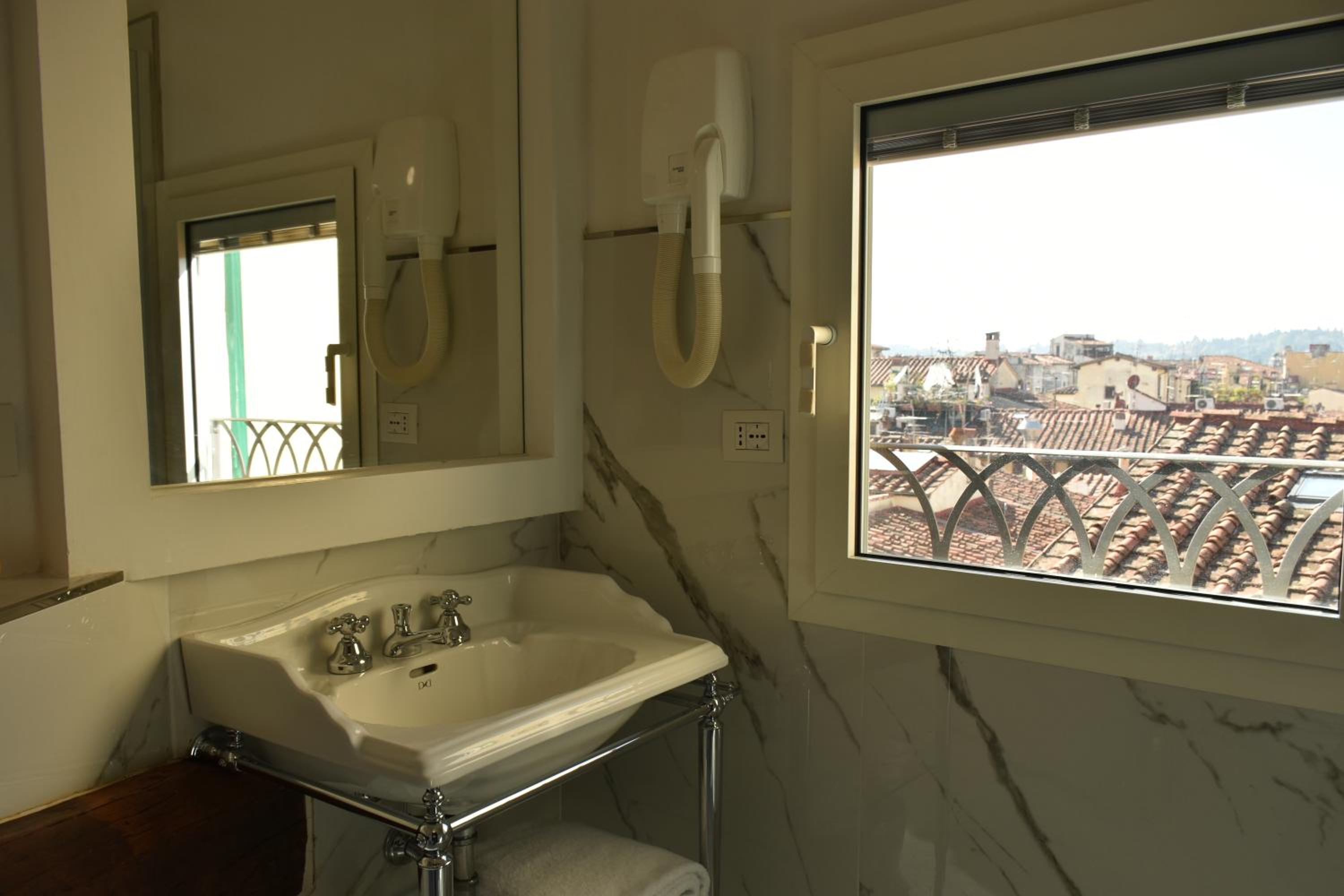 Double or Twin Room photo 3