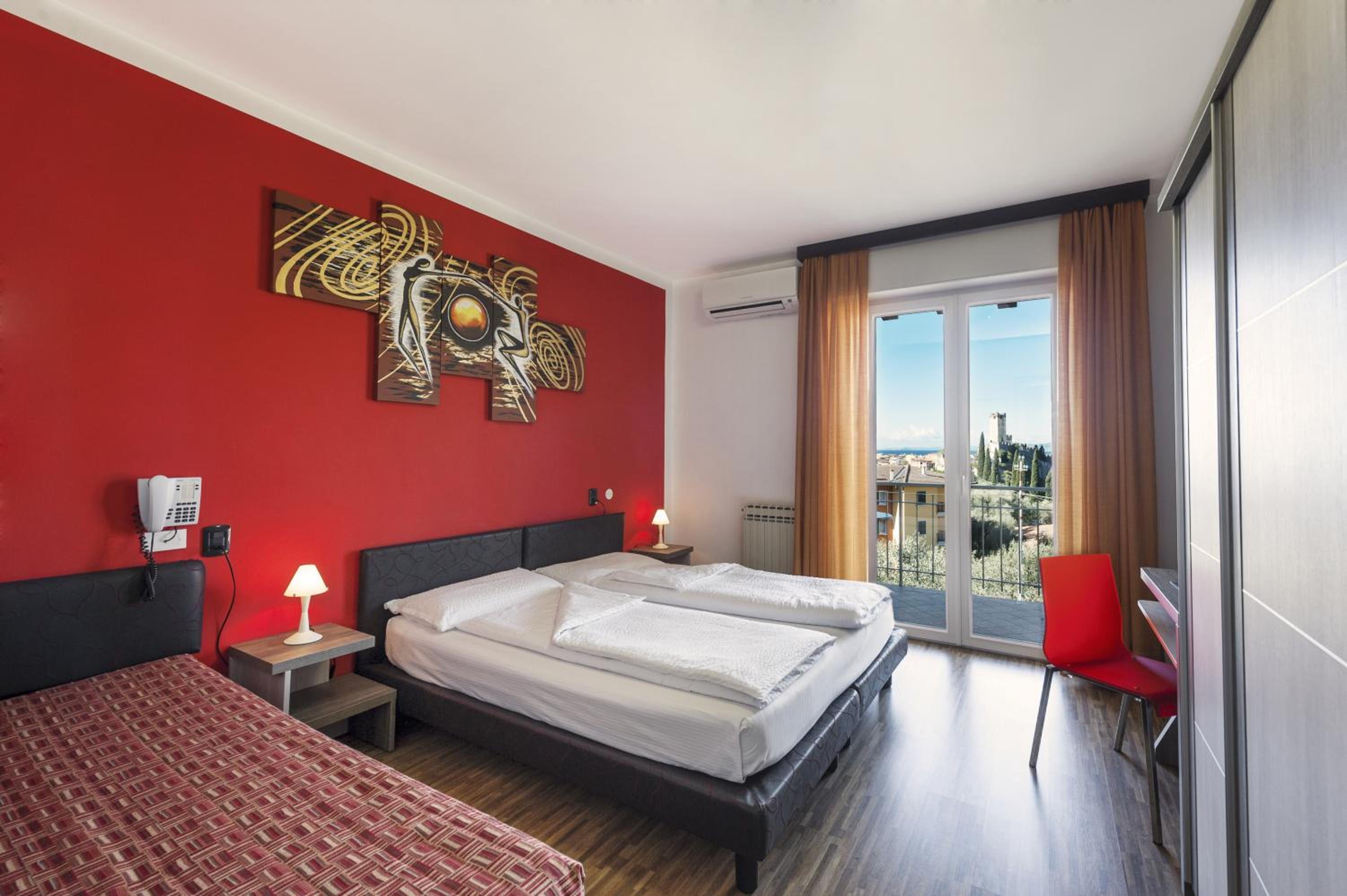 Triple Room with Lake View - Upper Floor photo 2