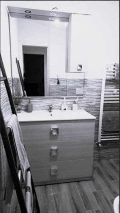 Apartment with Lake View photo 3