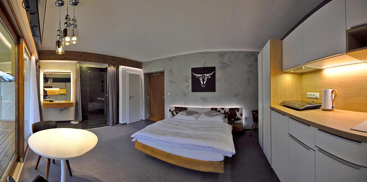 Apartment with Terrace - Photo 1