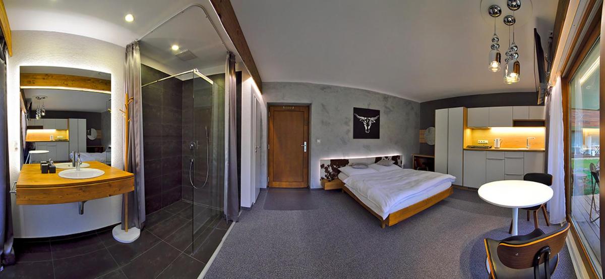 Apartment with Terrace - Photo 2