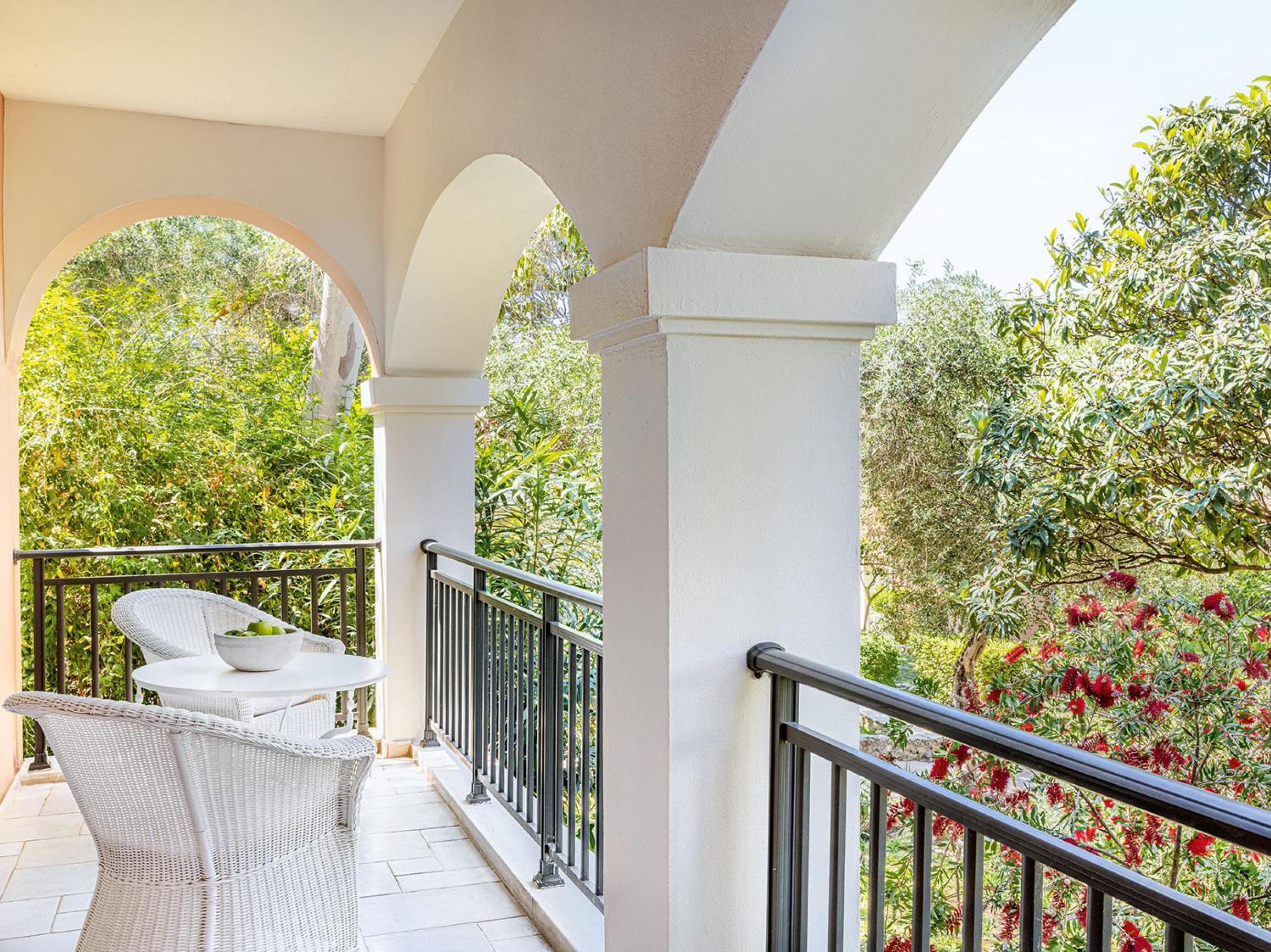 Deluxe Bungalow Suite Garden View  - Photo 2