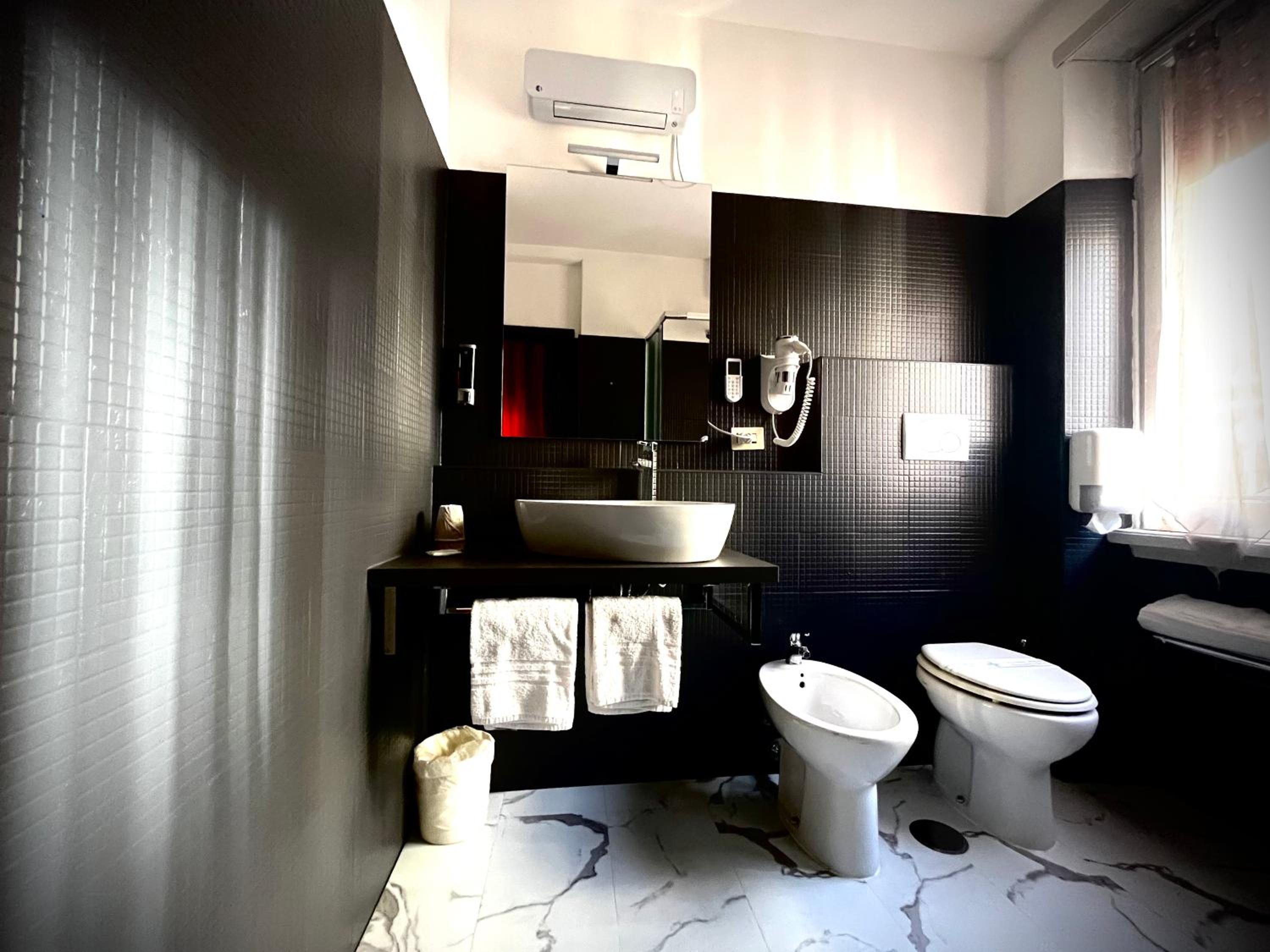 Deluxe Double or Twin Room with Balcony photo 3