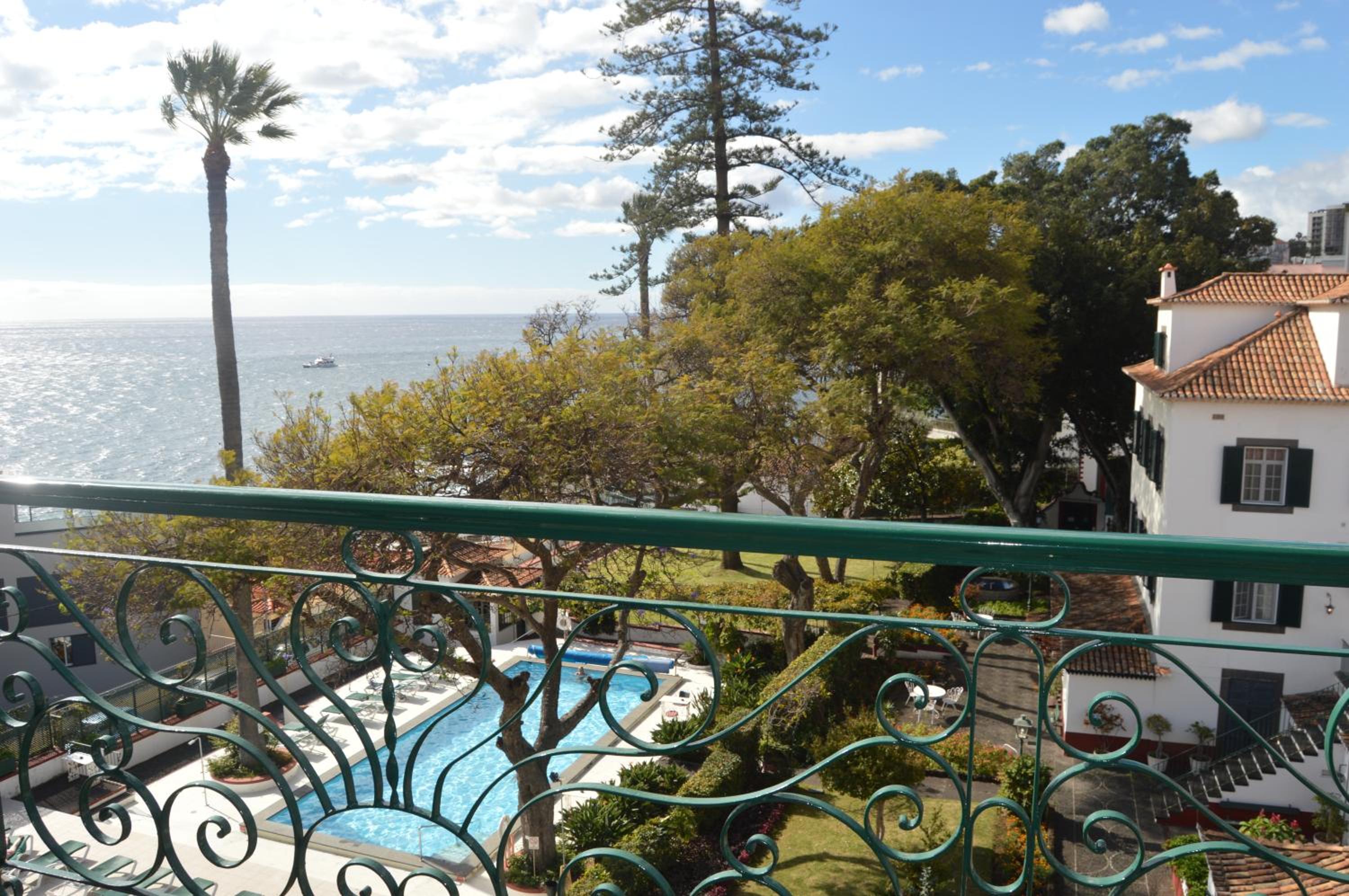 Superior Double or Twin Room with Balcony and Side Sea View