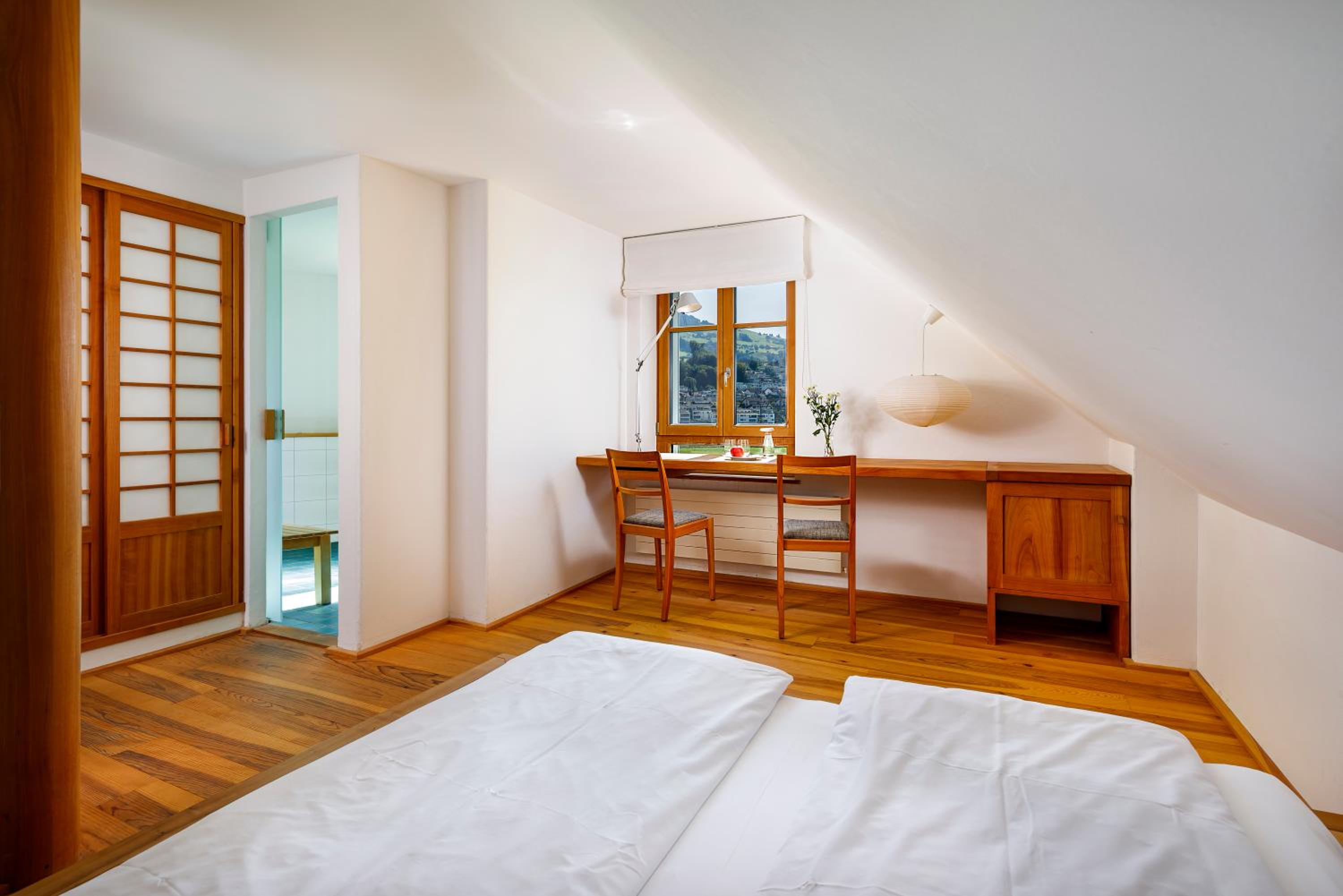 Double Room with Private Bathroom - Photo 4