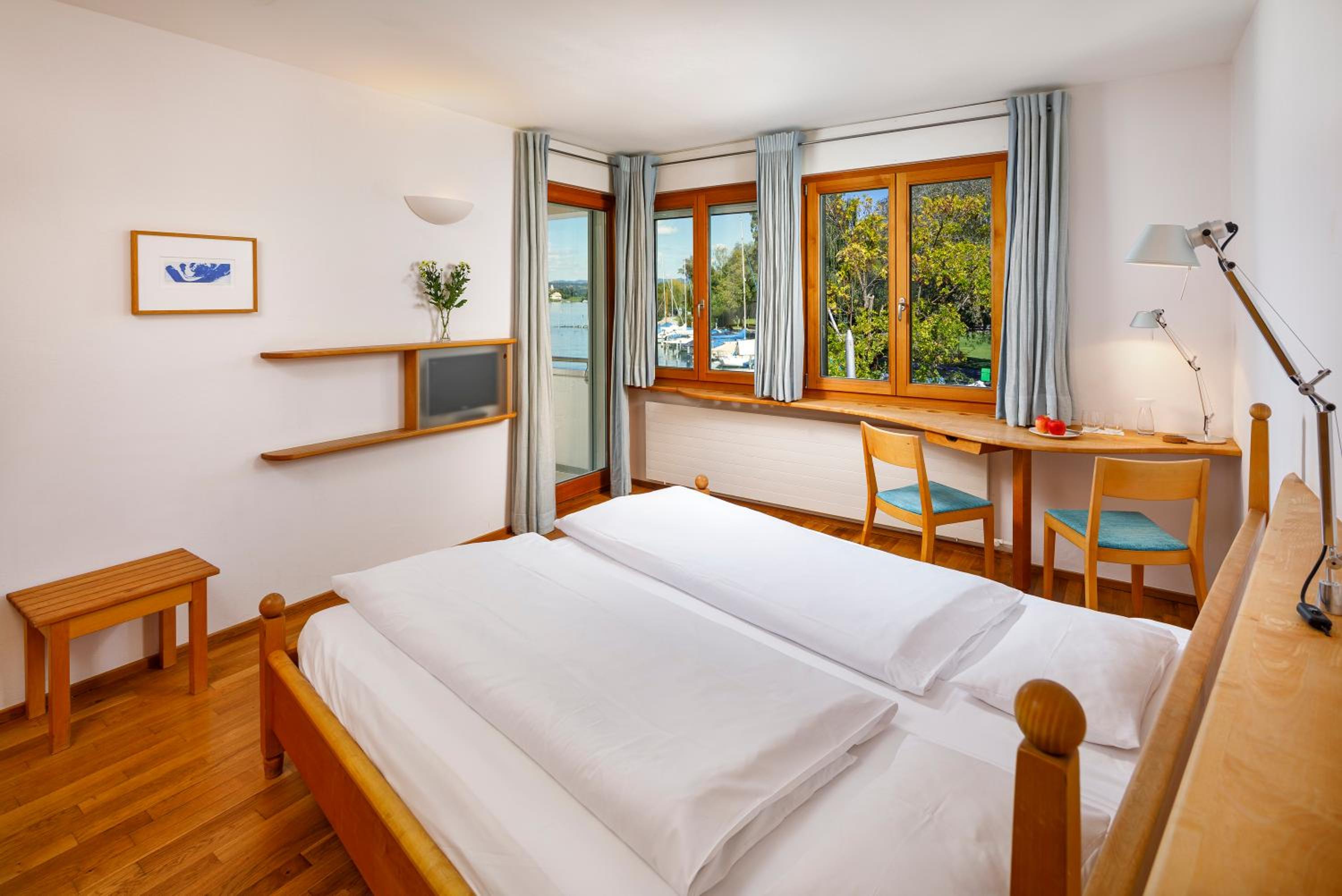Double Room with Private Bathroom - Photo 2