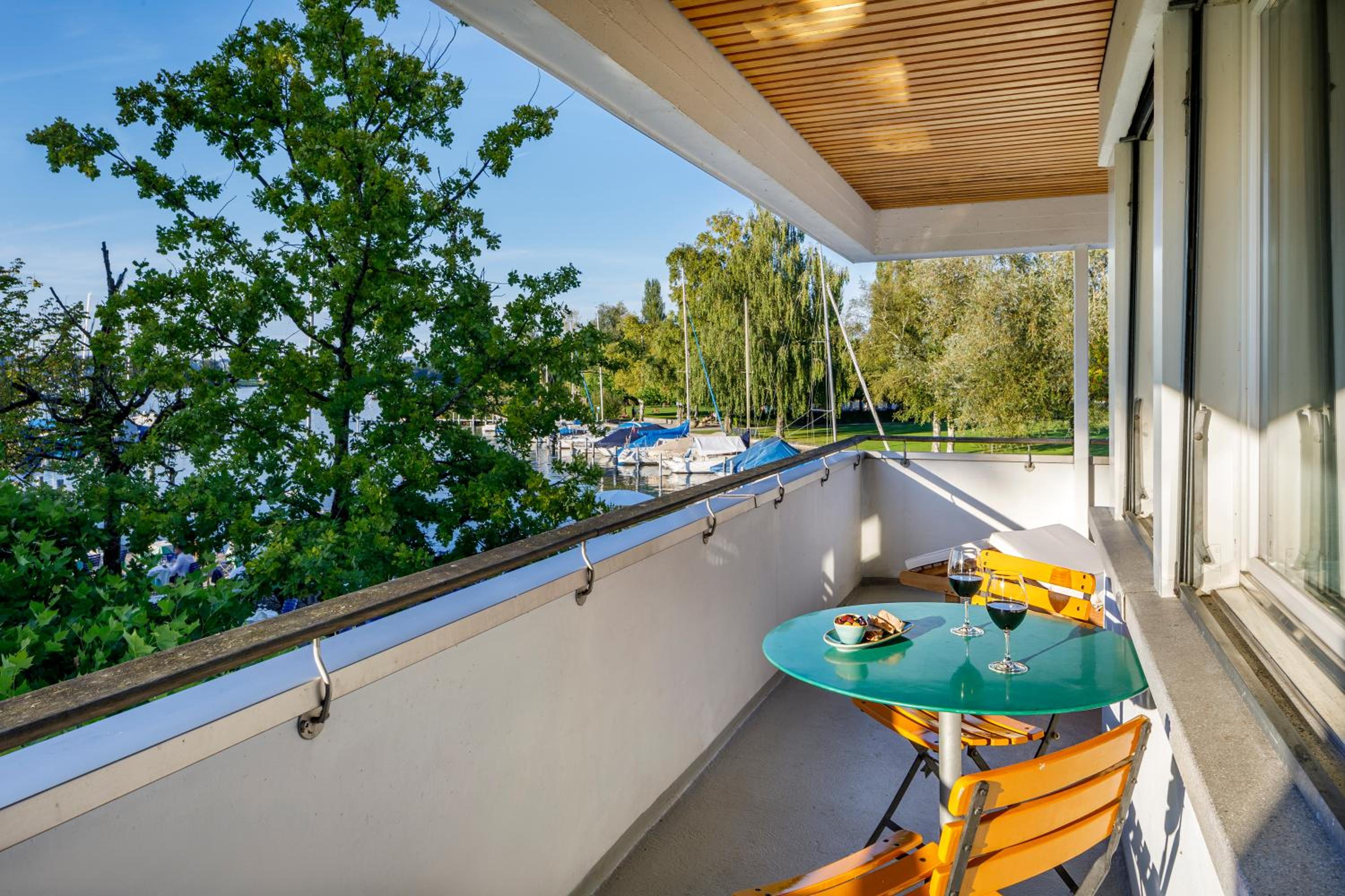 Junior Suite with Balcony - Photo 4