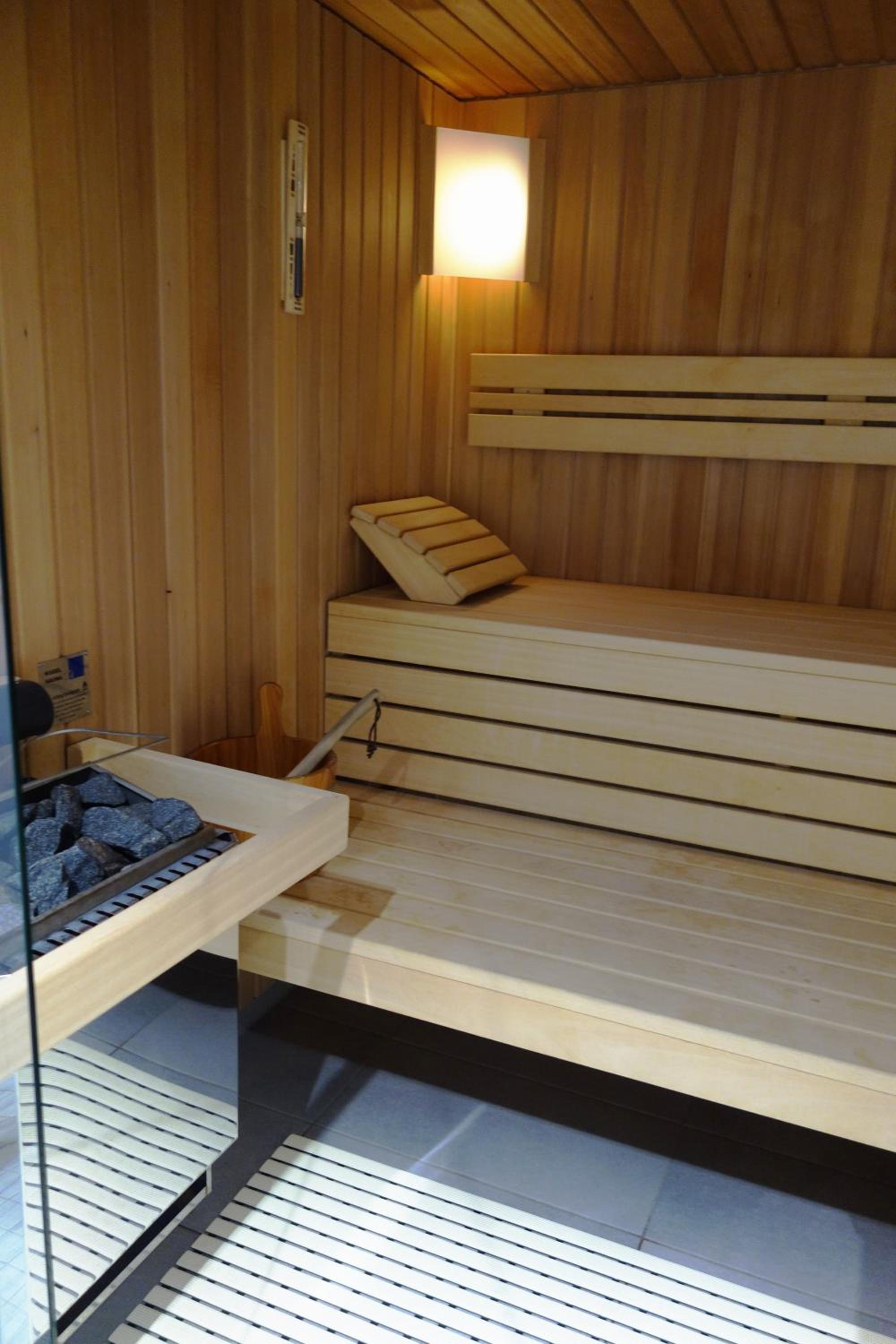 Apartment with Balcony photo 2