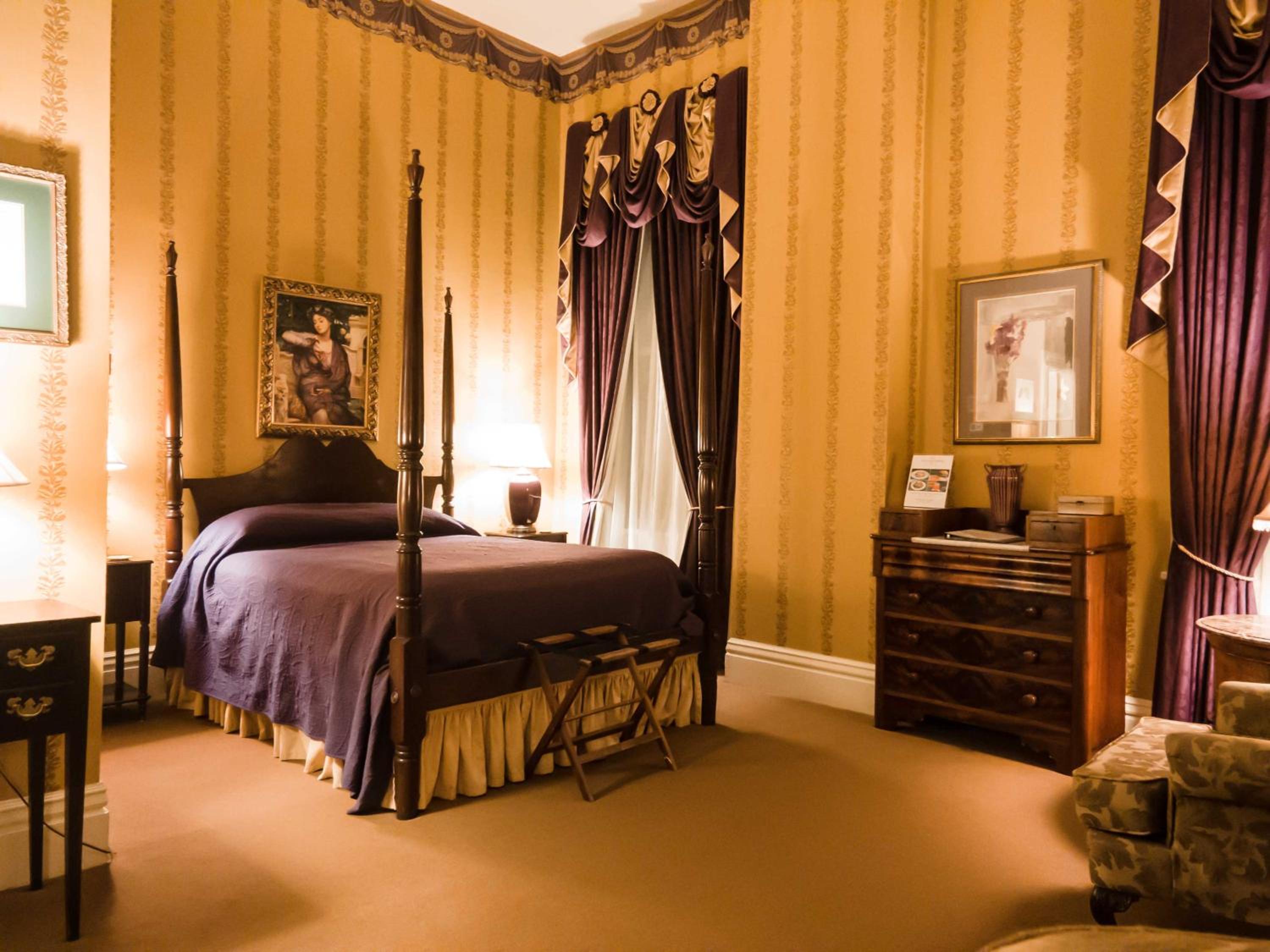 Queen Room- John R. Lynch Room