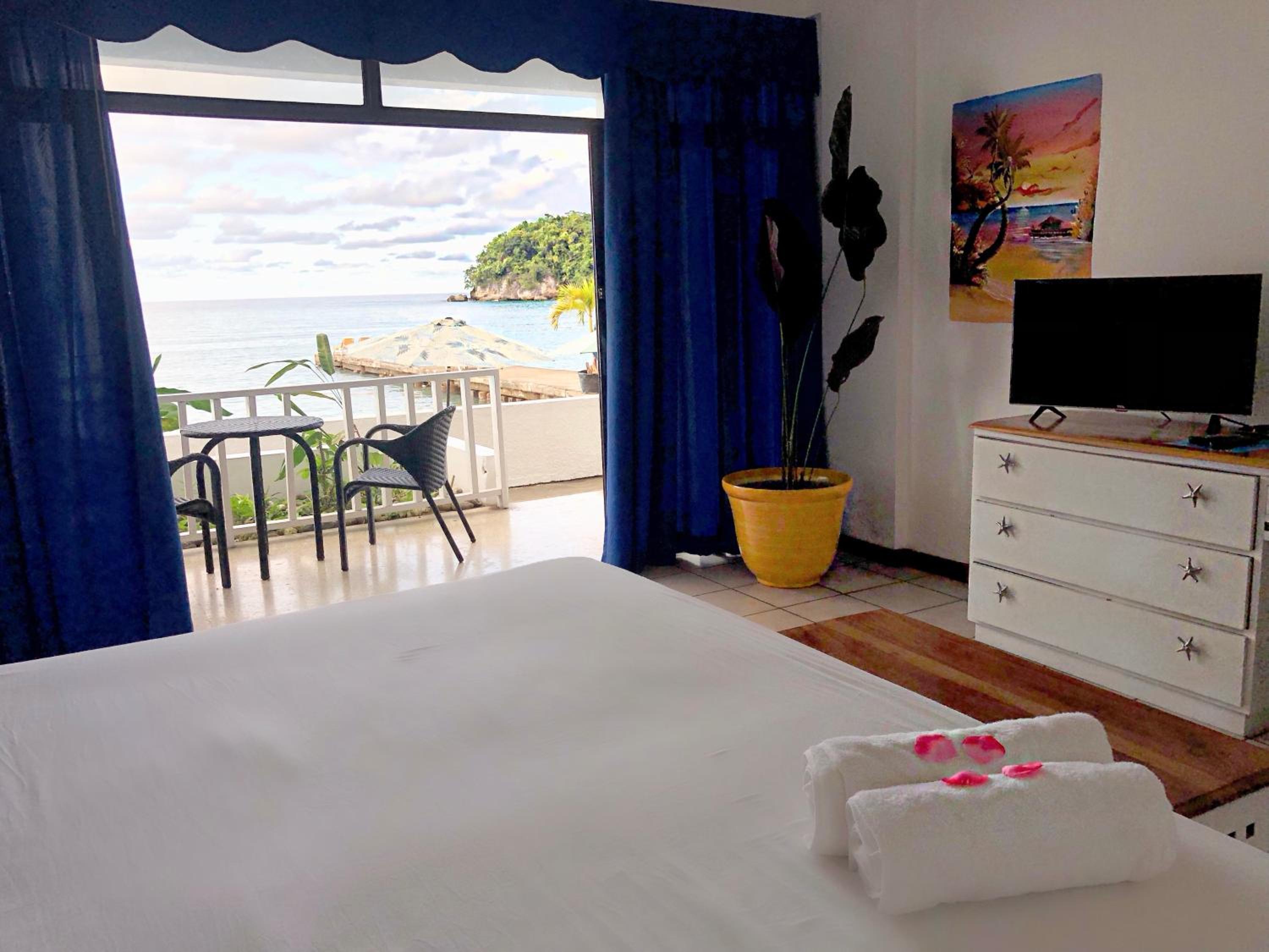 King Room with Sea View - Photo 6