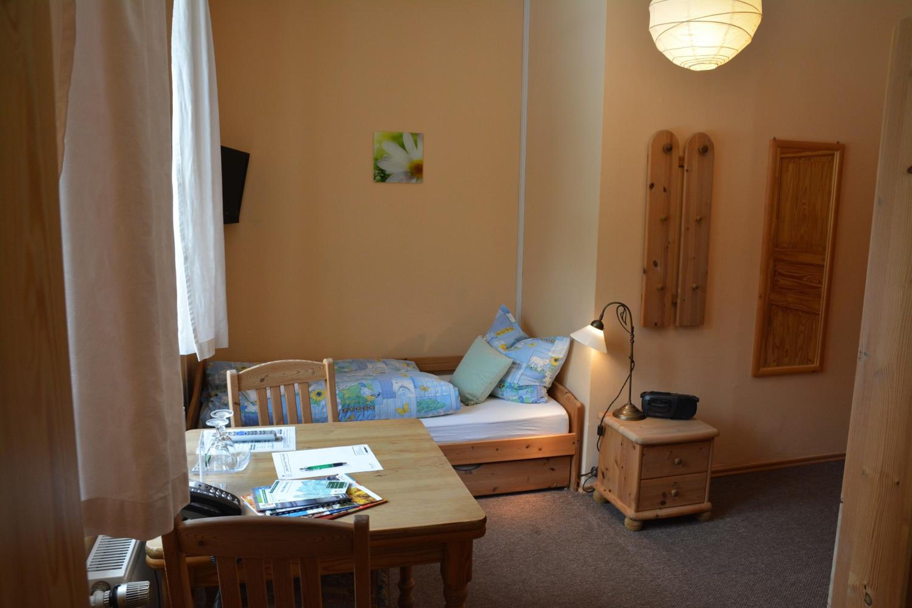 Single Room with Bathroom photo 1