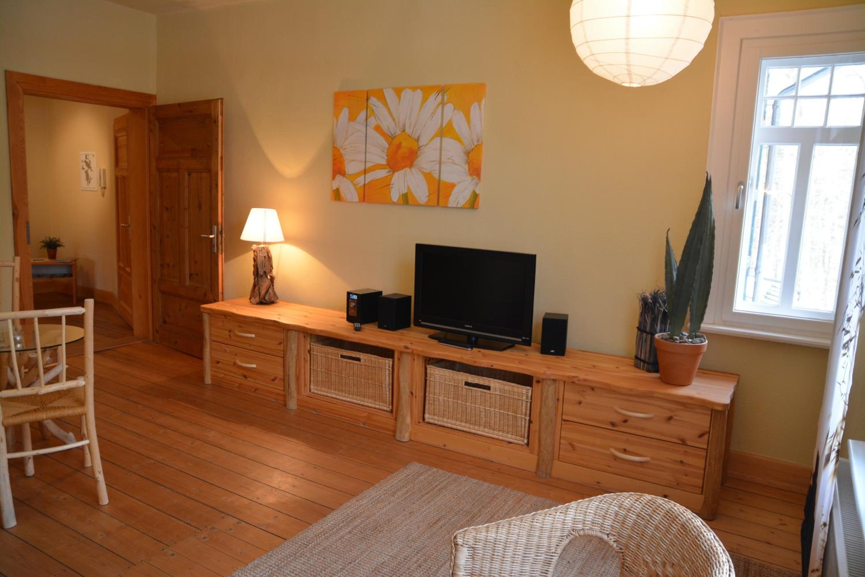 One-Bedroom Apartment photo 1