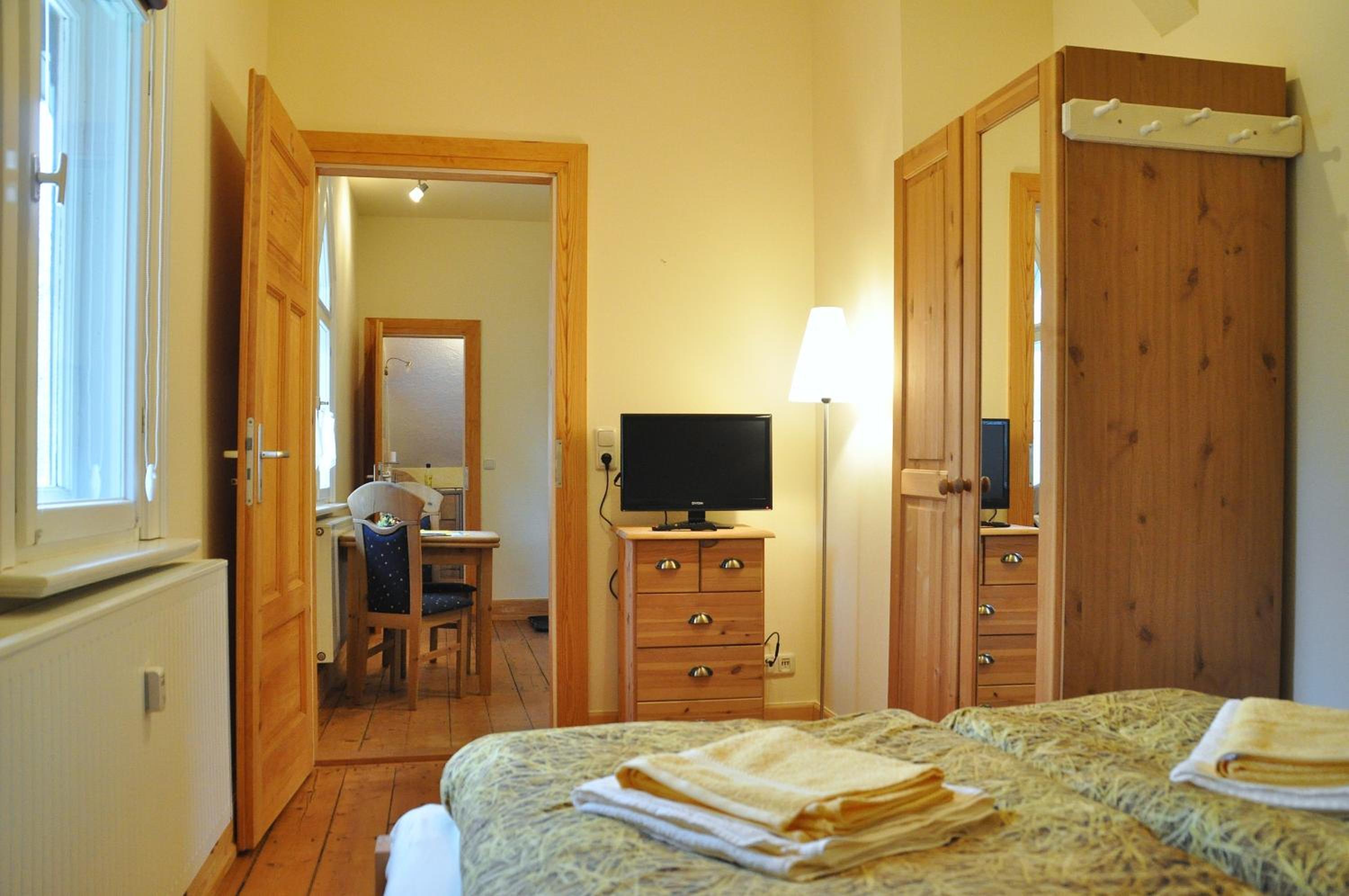 One-Bedroom Apartment photo 2