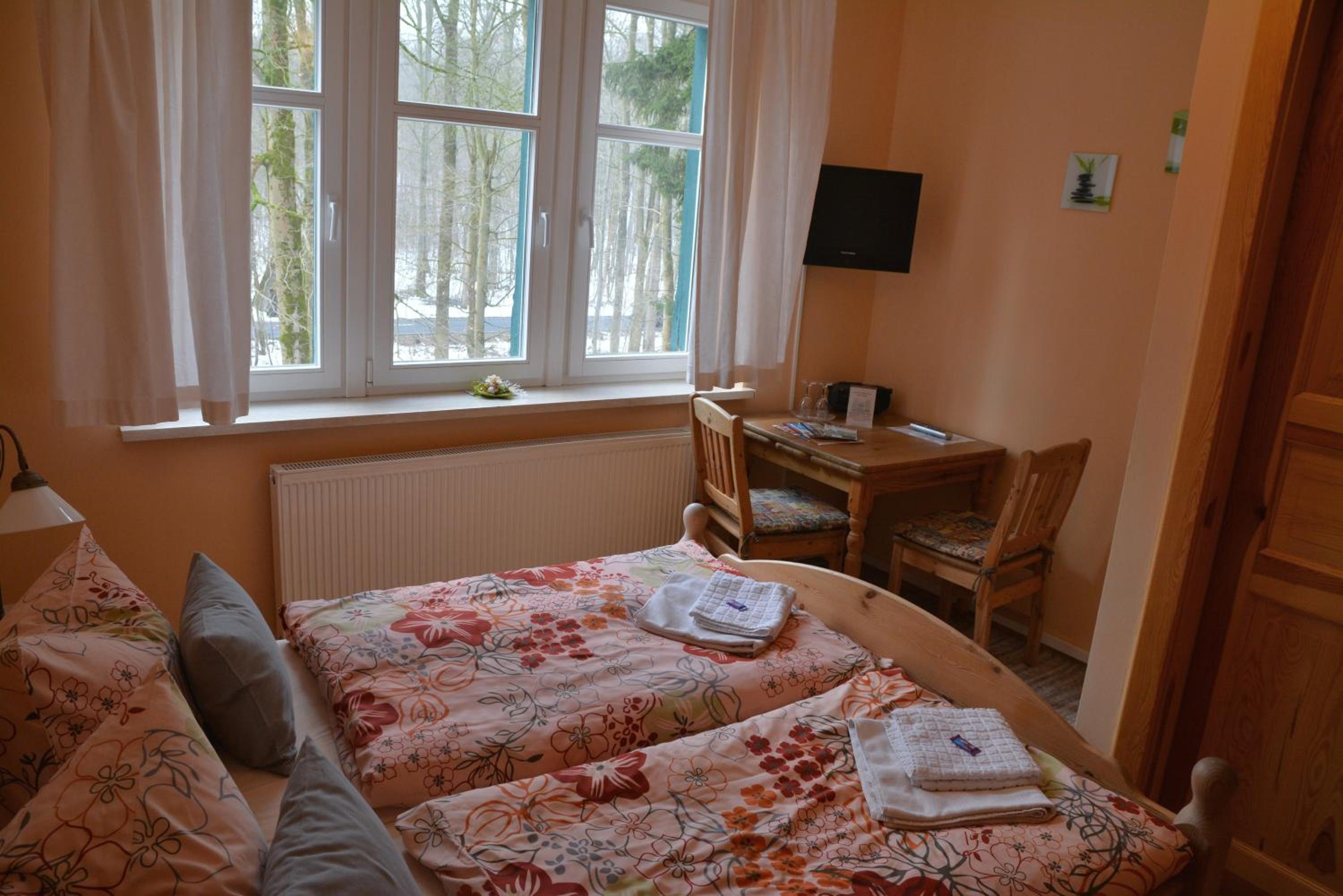 Double Room with Private Bathroom photo 2