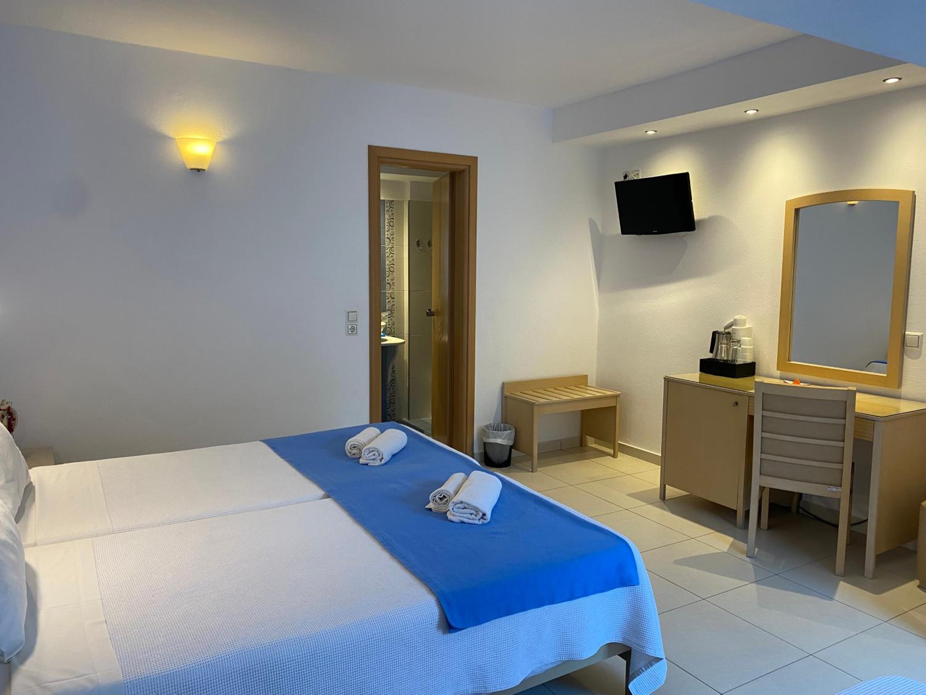 Twin Room Lower Level